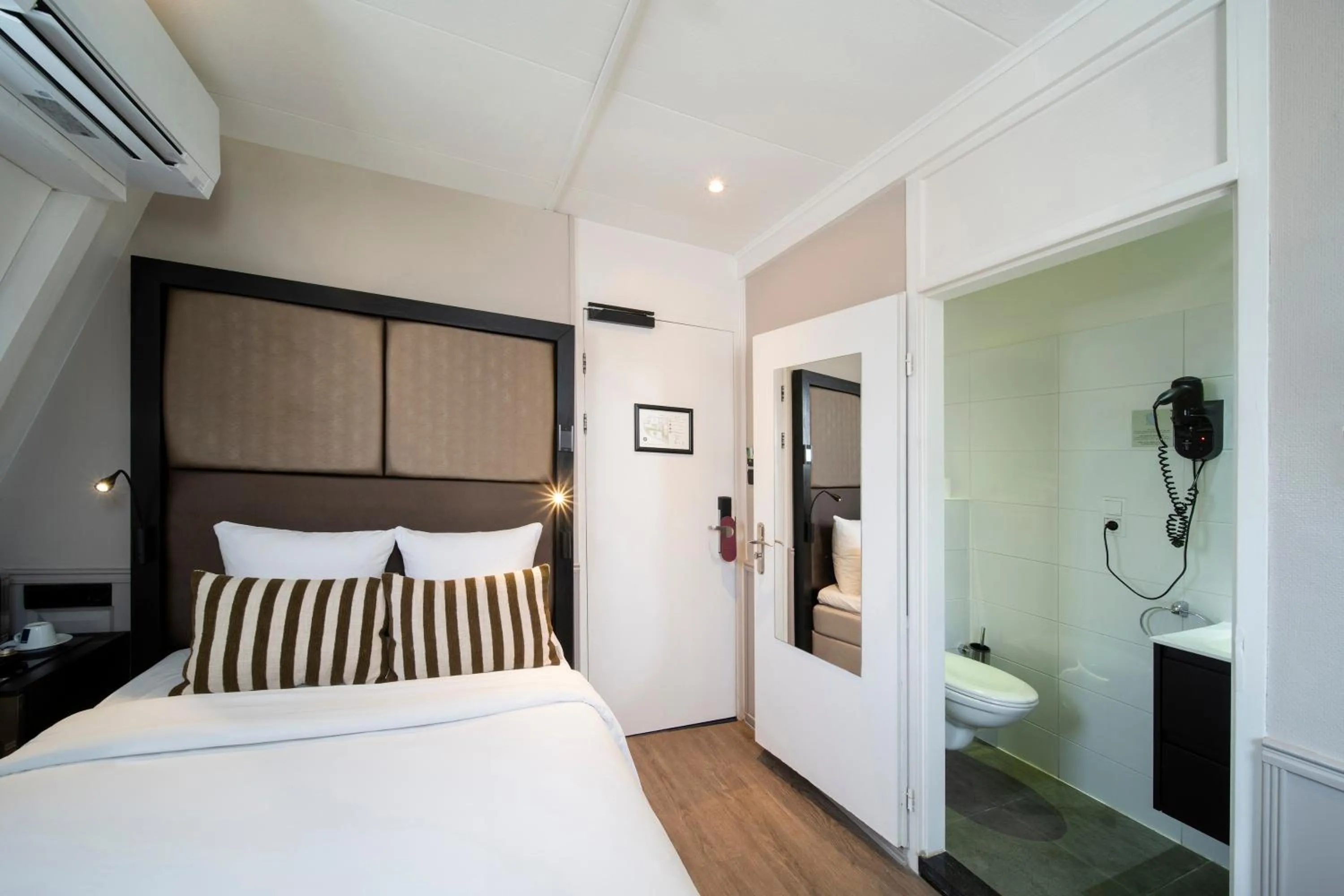 Bed in Hotel Sint Nicolaas