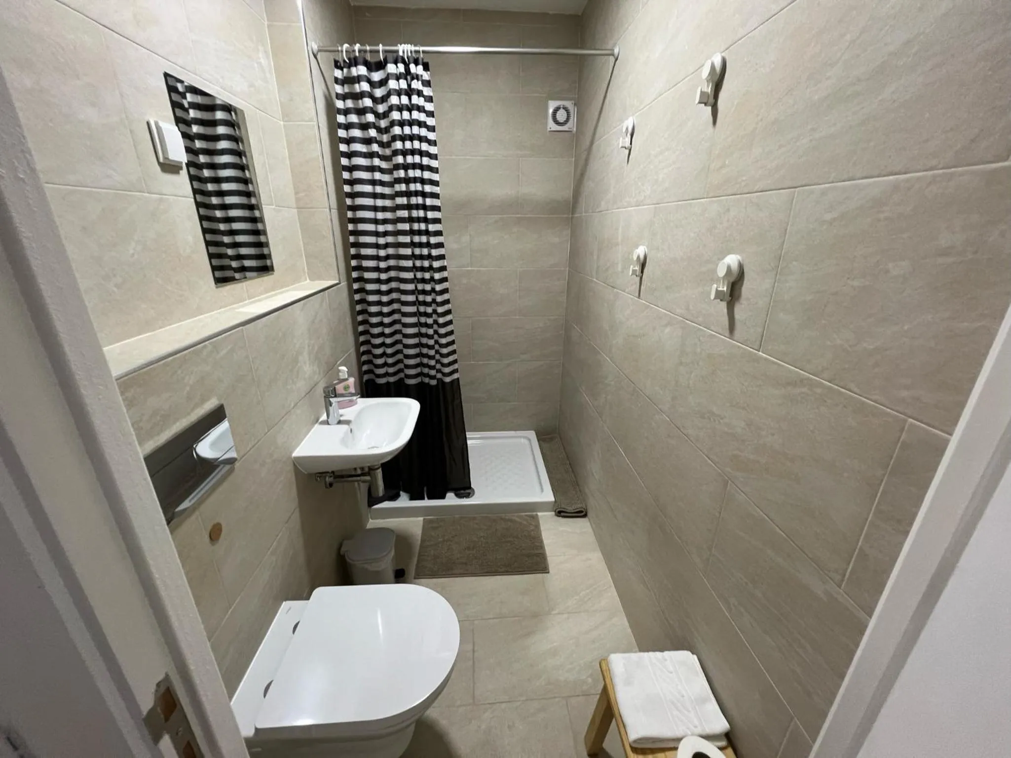 Shower in Residencial Avenida Hostel