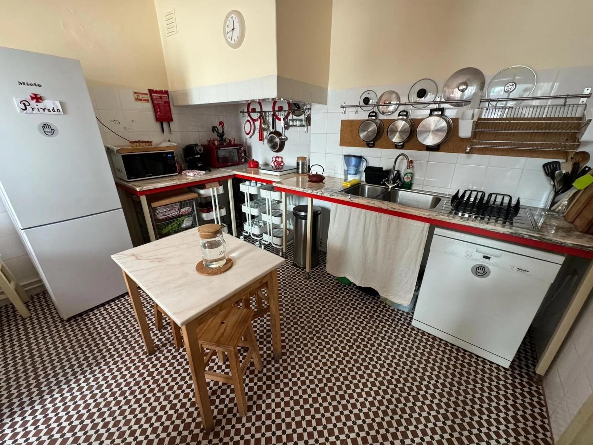 Property building in Residencial Avenida Hostel