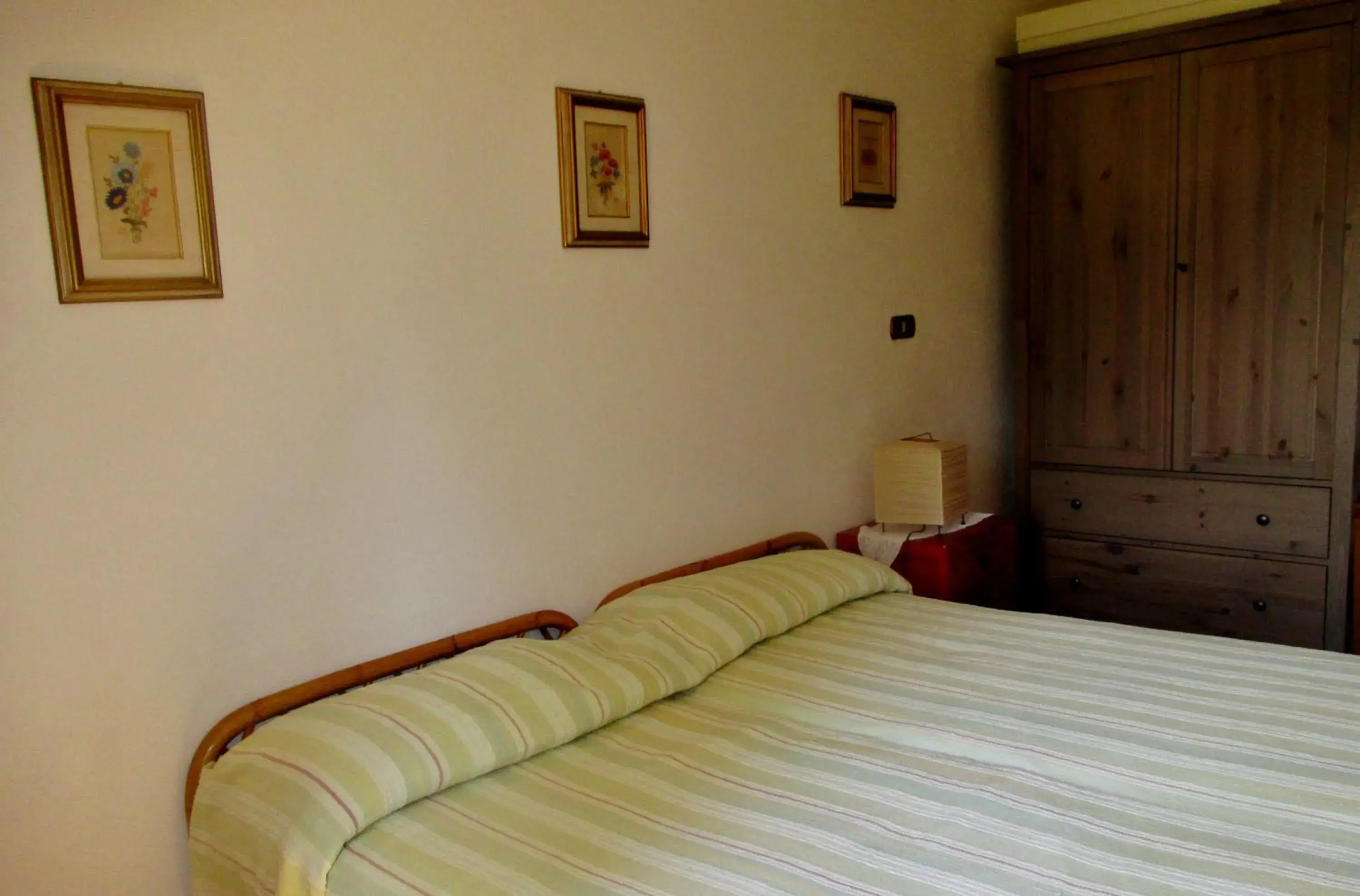 Twin Room with Shared Bathroom - single occupancy in Affittacamere DaMammaSara Twin Room with Shared Bathroom - single occupancy in Affittacamere DaMammaSara