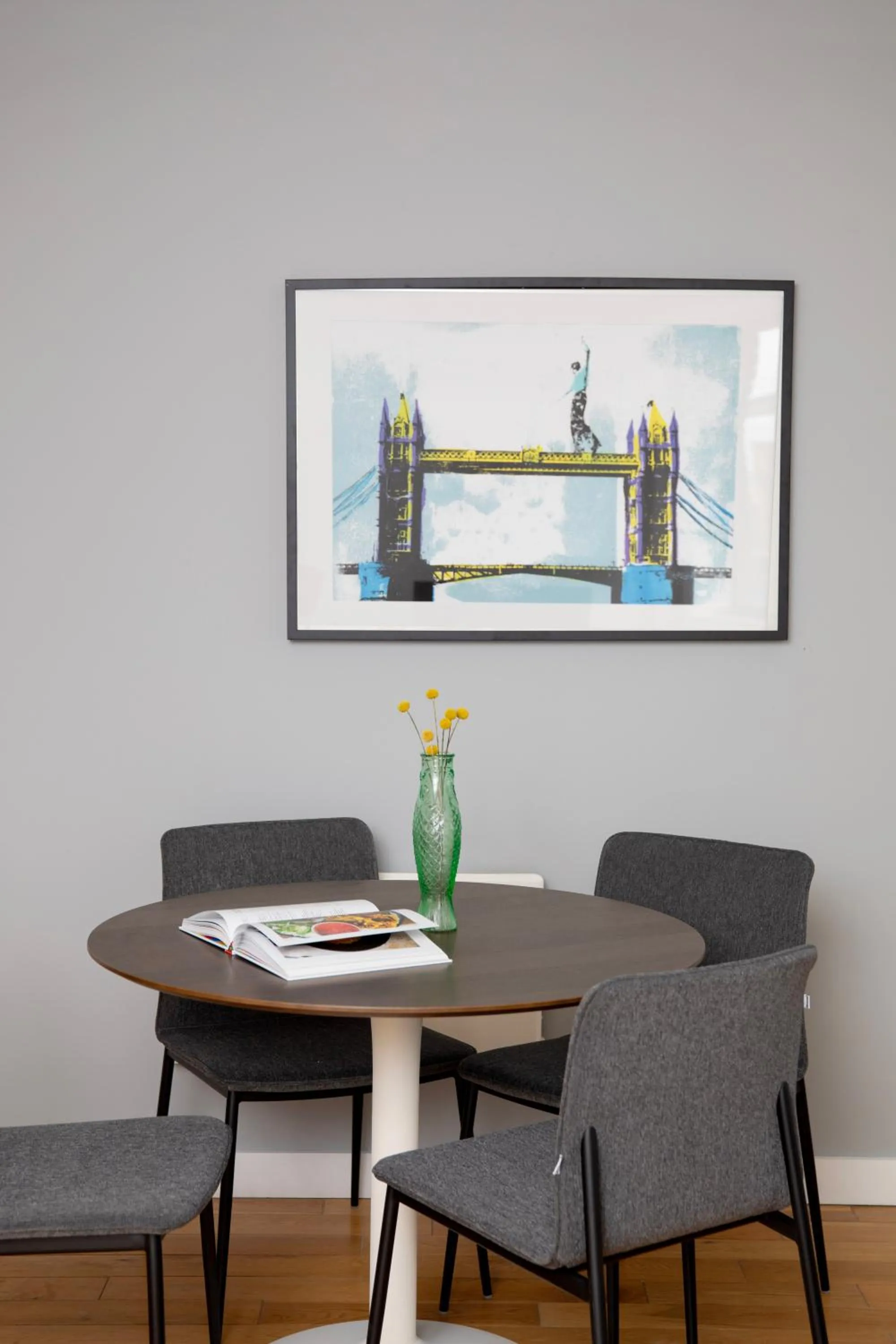 Dining area in Bob W London Tower Hill - Residences