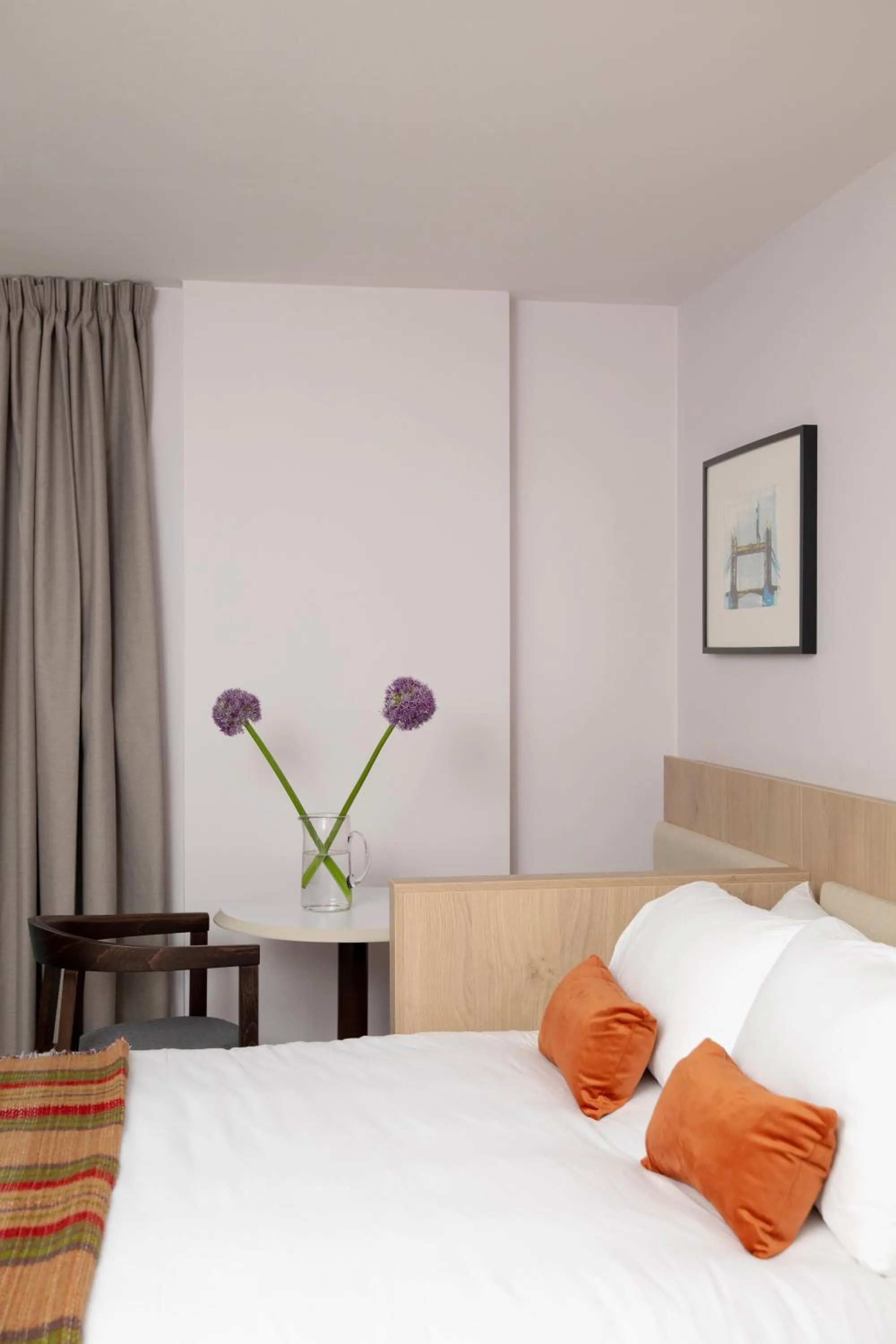 Living room, Bed in Bob W London Tower Hill - Residences