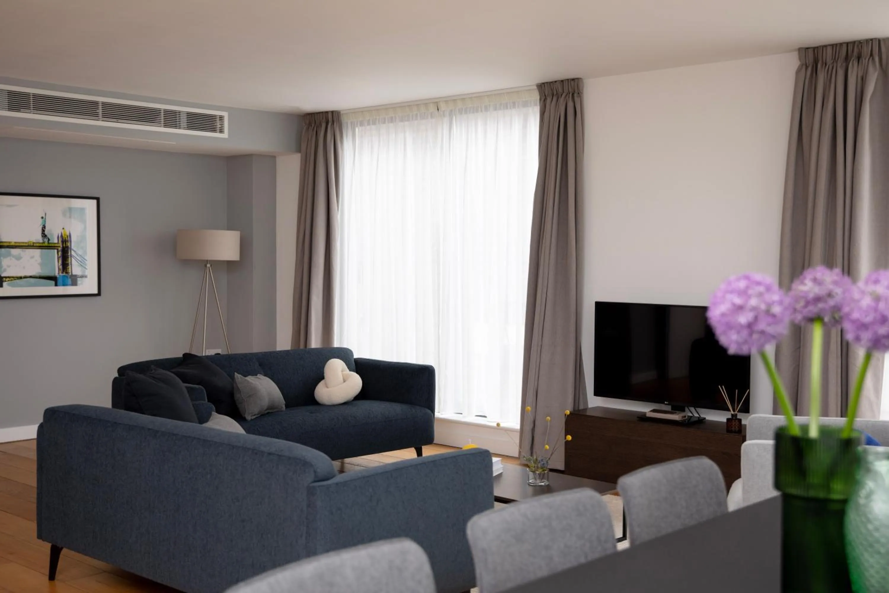 Living room in Bob W London Tower Hill - Residences