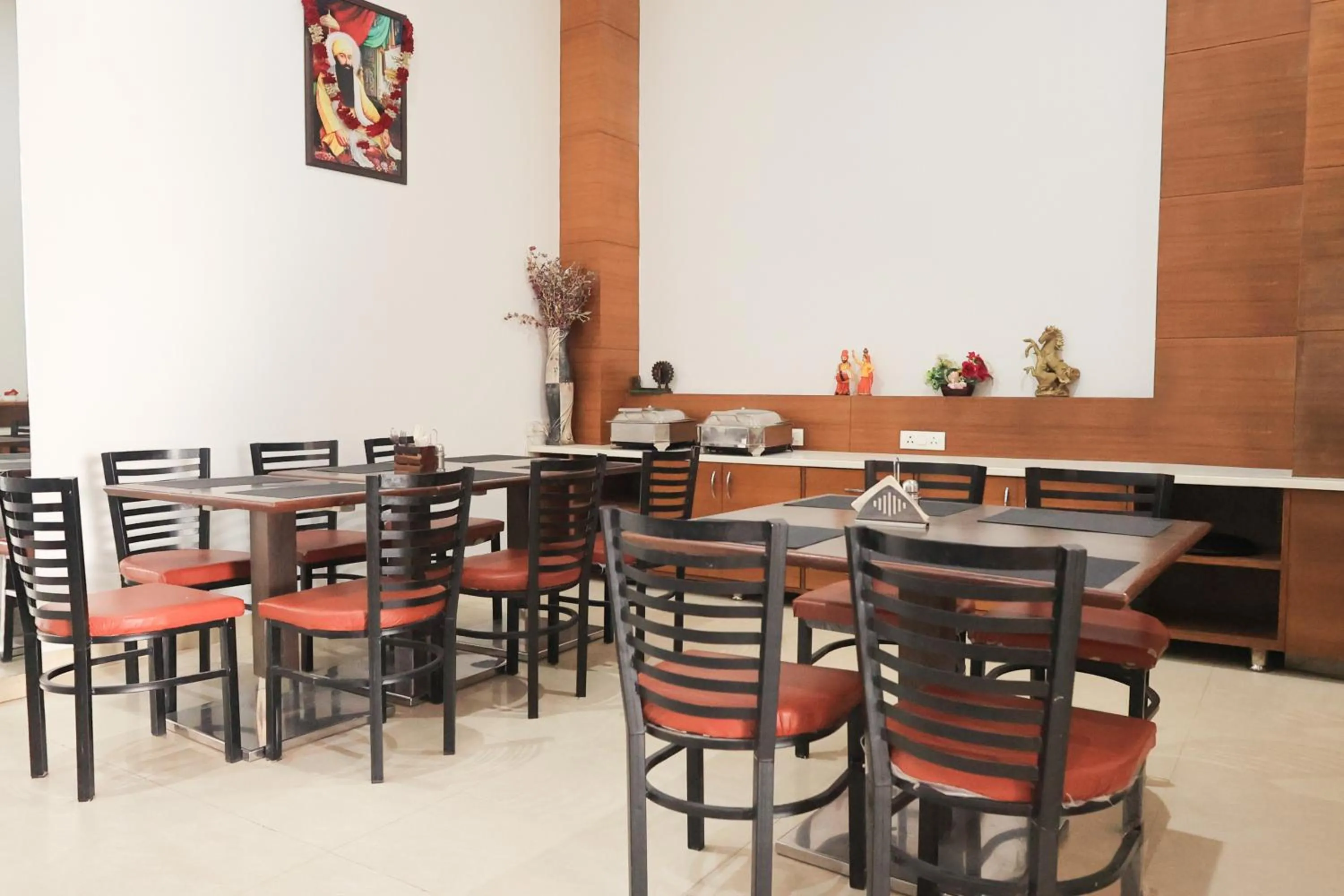 Restaurant/places to eat in Ecko Lite MARS Hotel, Amritsar