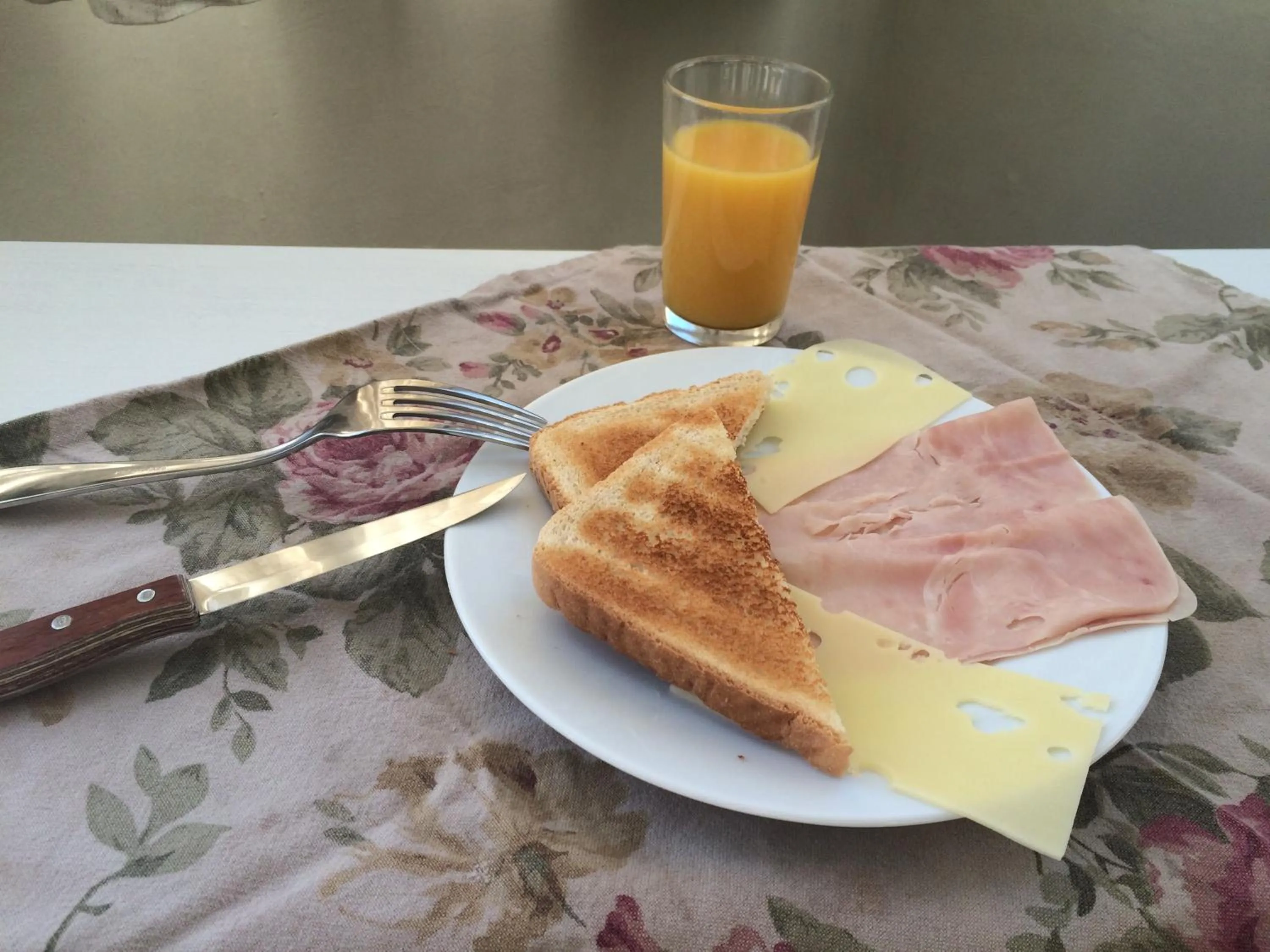 Food and drinks in Hostal Eixample