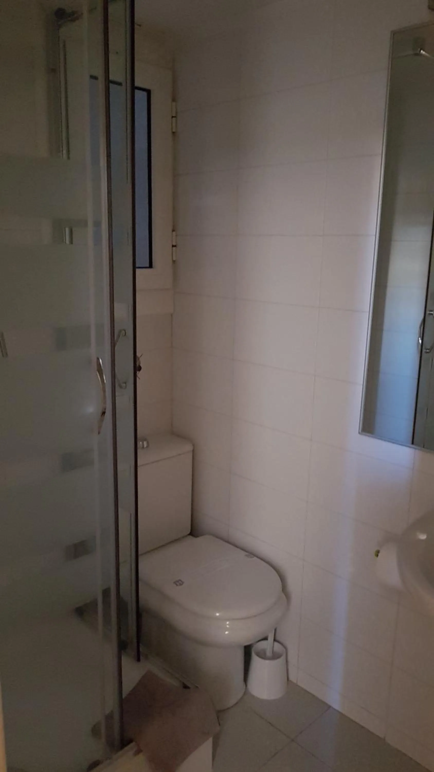 Shower in Hostal Eixample