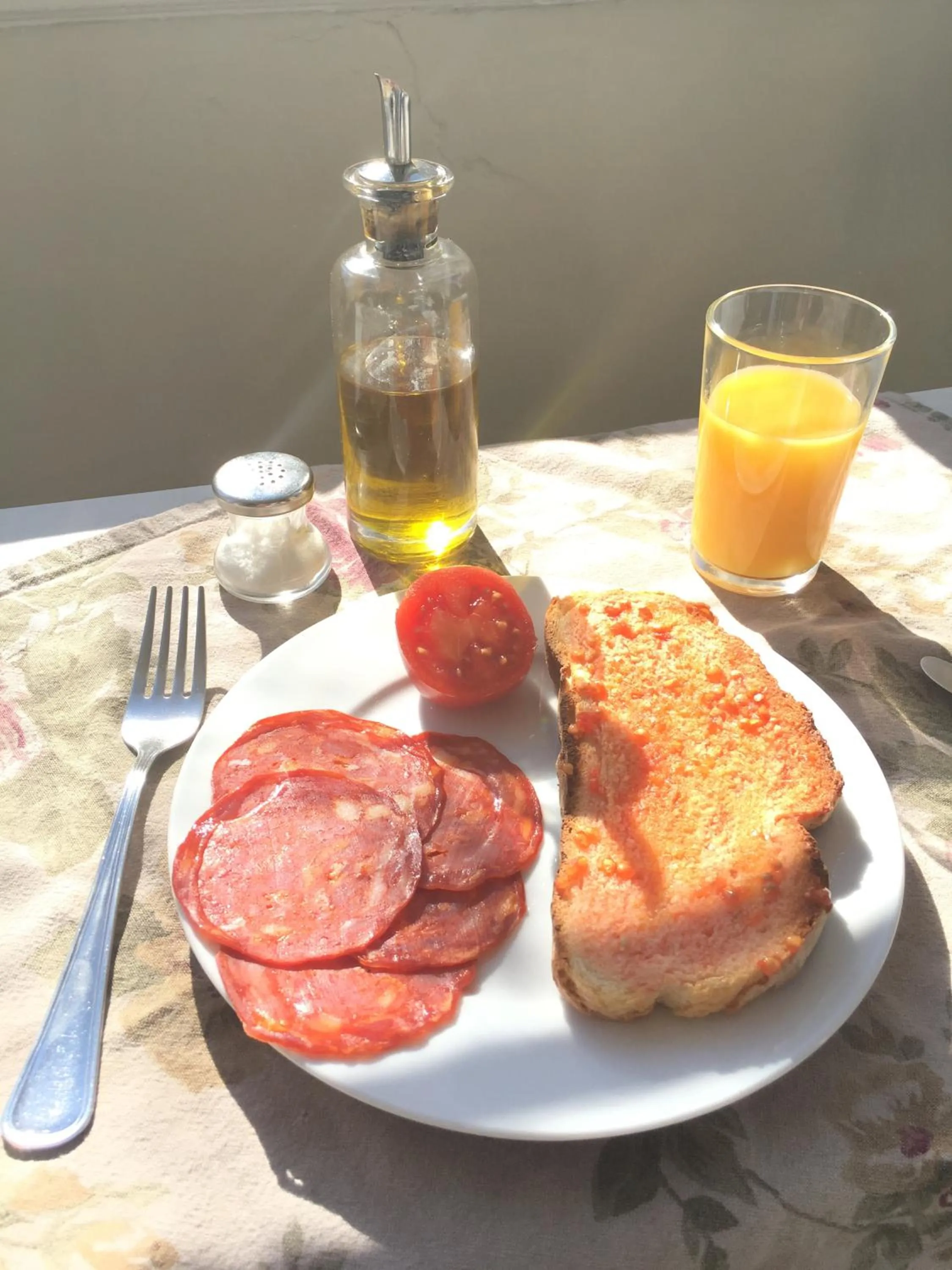 Food and drinks in Hostal Eixample