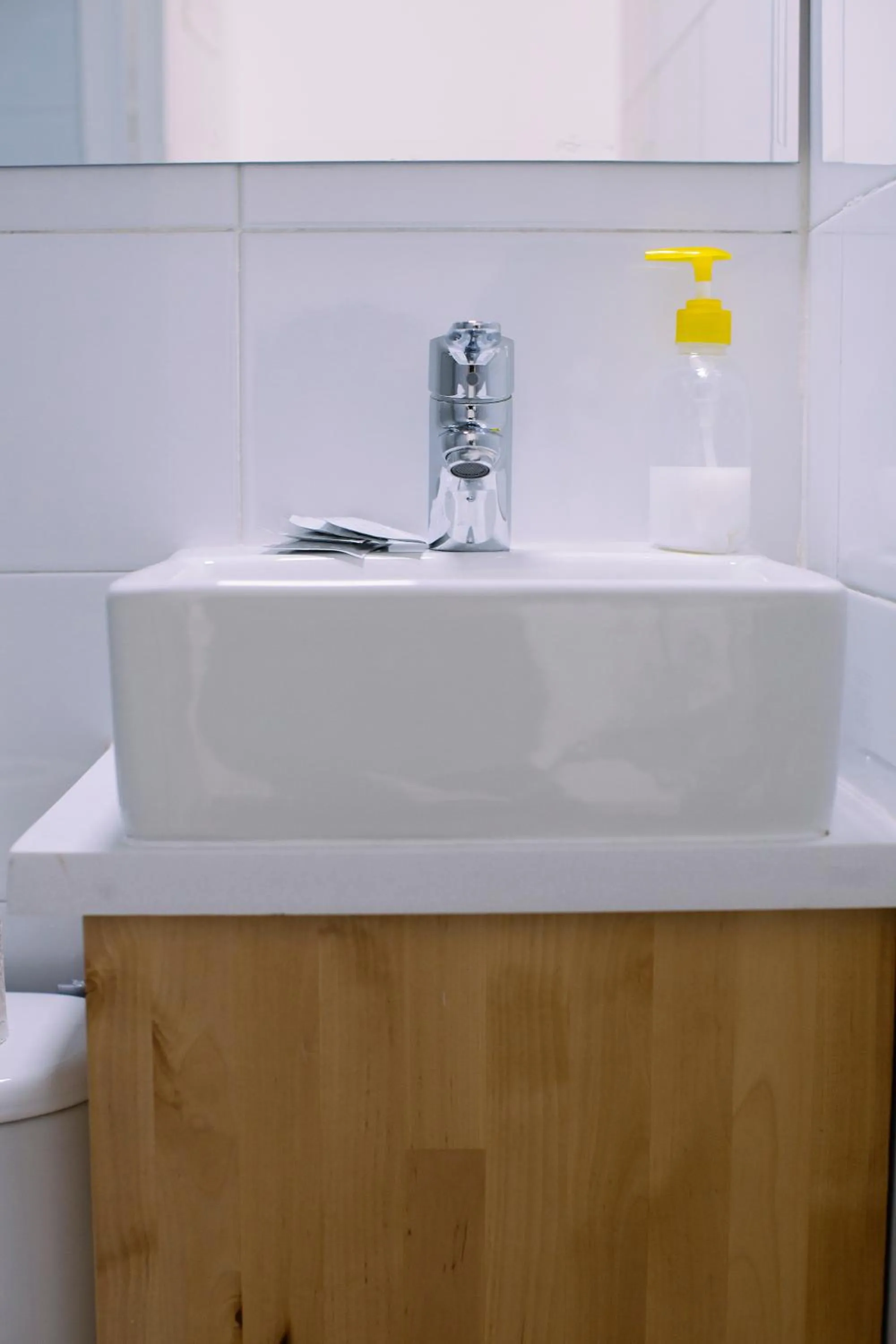 Toilet in Hostal Eixample