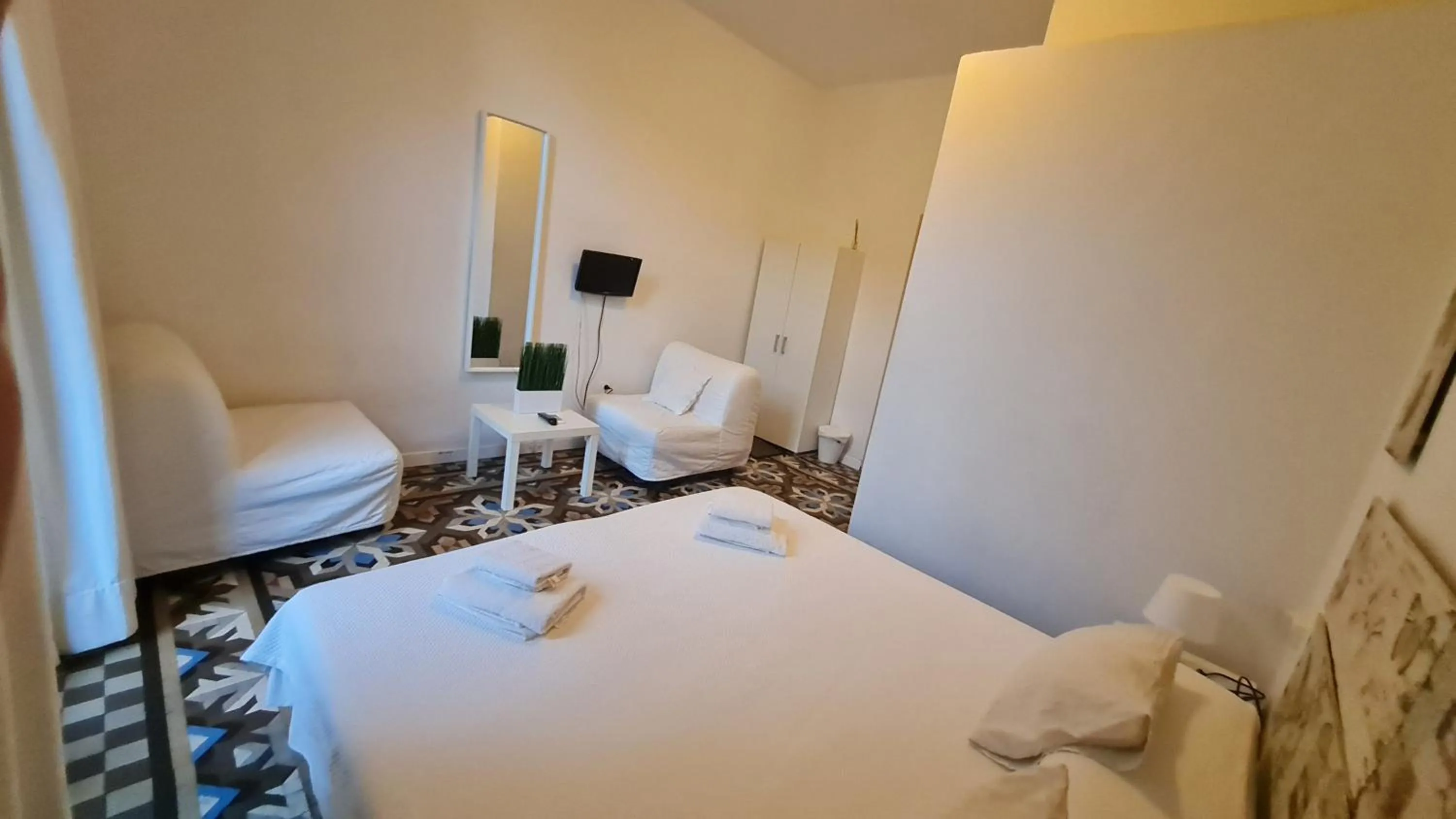 Bedroom, Bed in Hostal Eixample