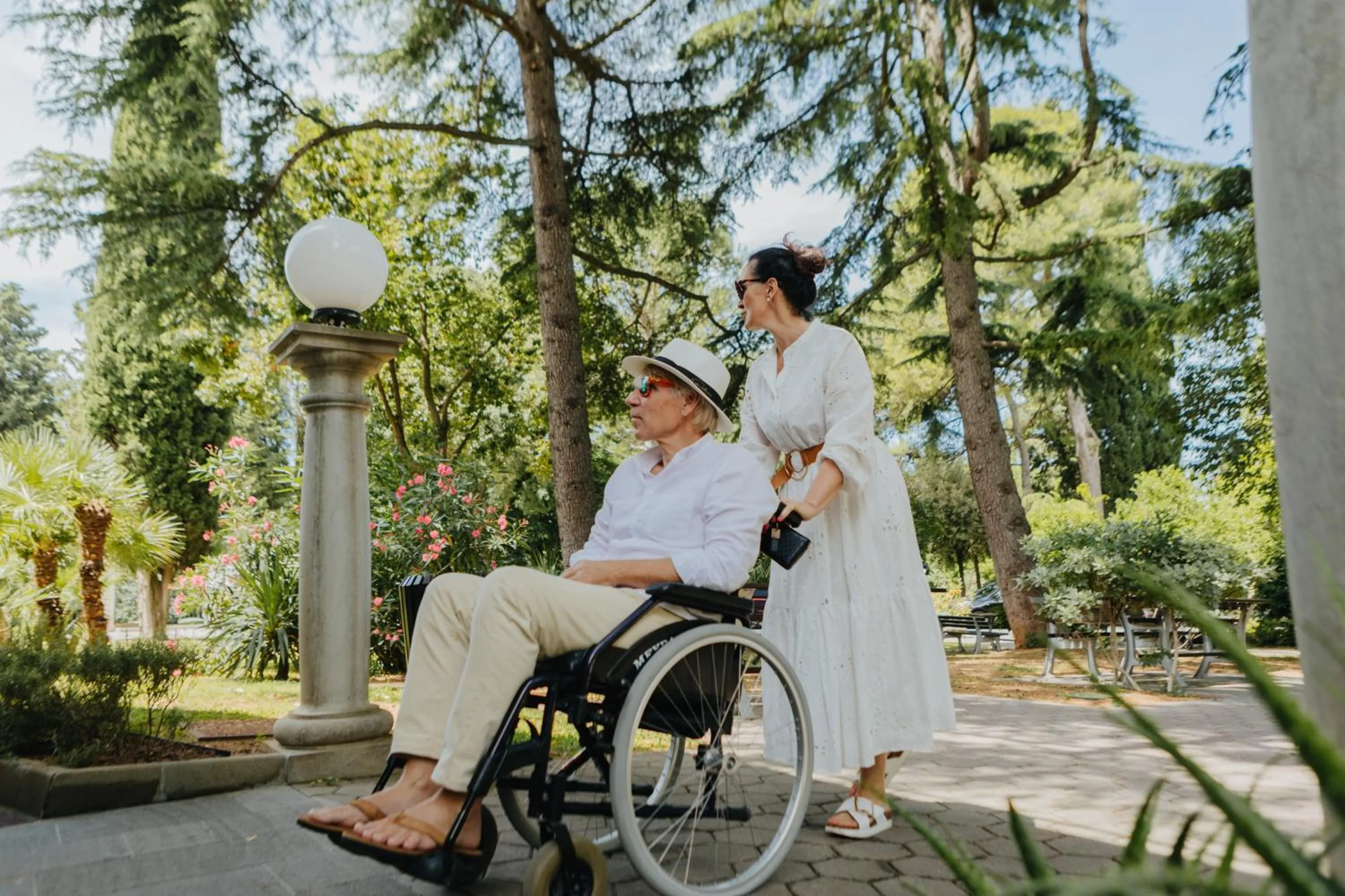 Lobby or reception in FLORAMARE HEALTH RESORT