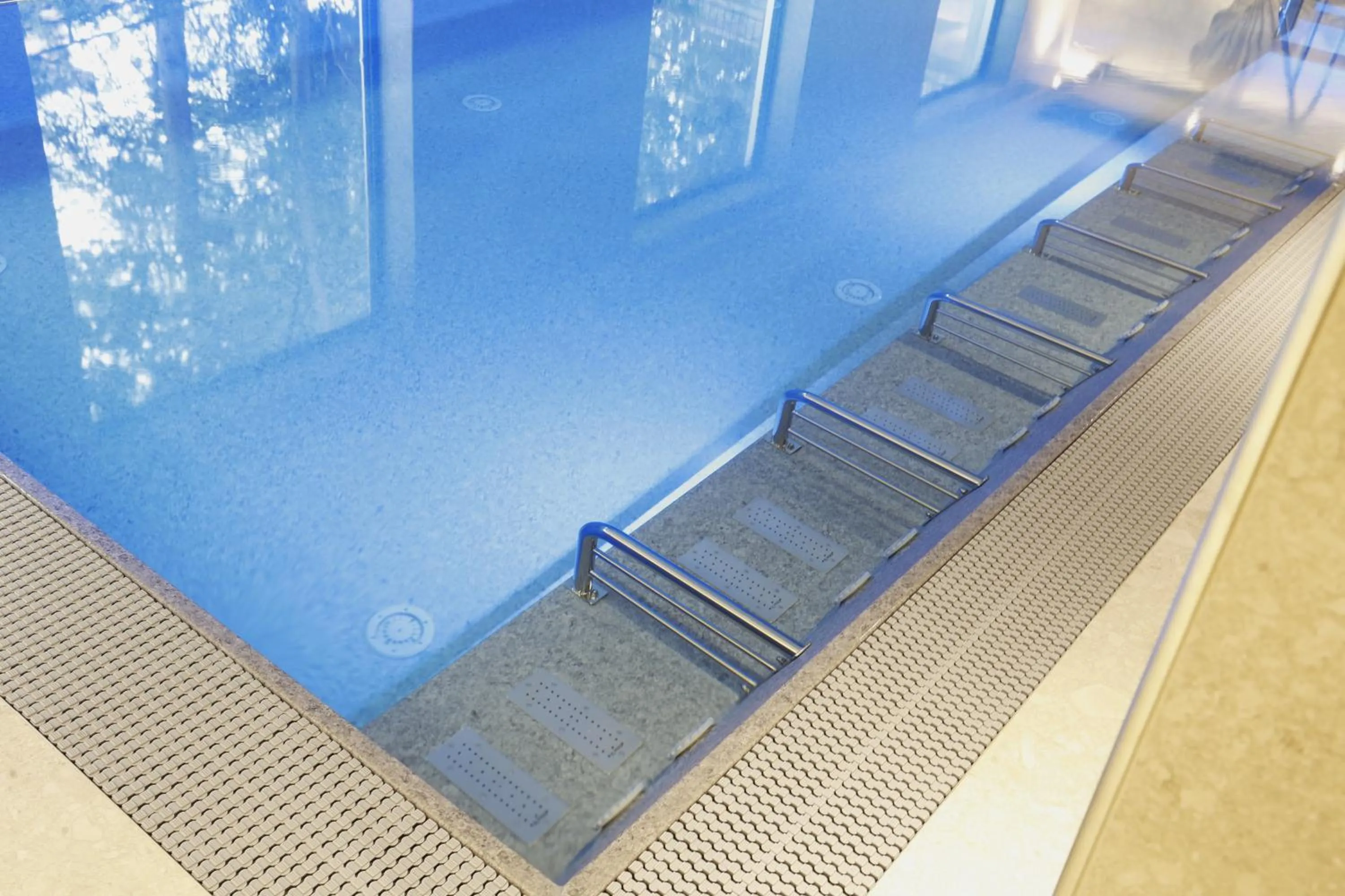 Swimming pool in FLORAMARE HEALTH RESORT