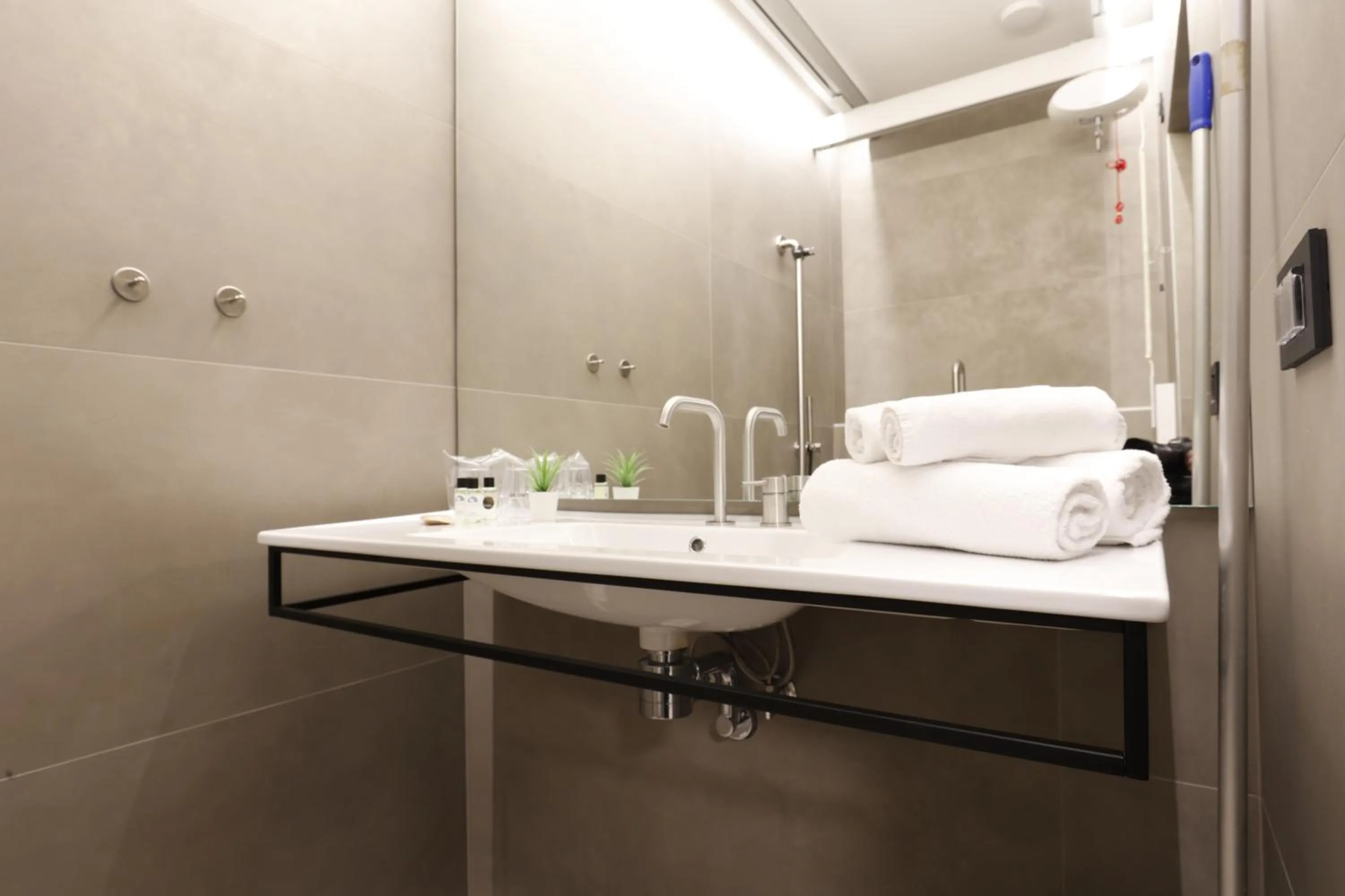 Shower in FLORAMARE HEALTH RESORT