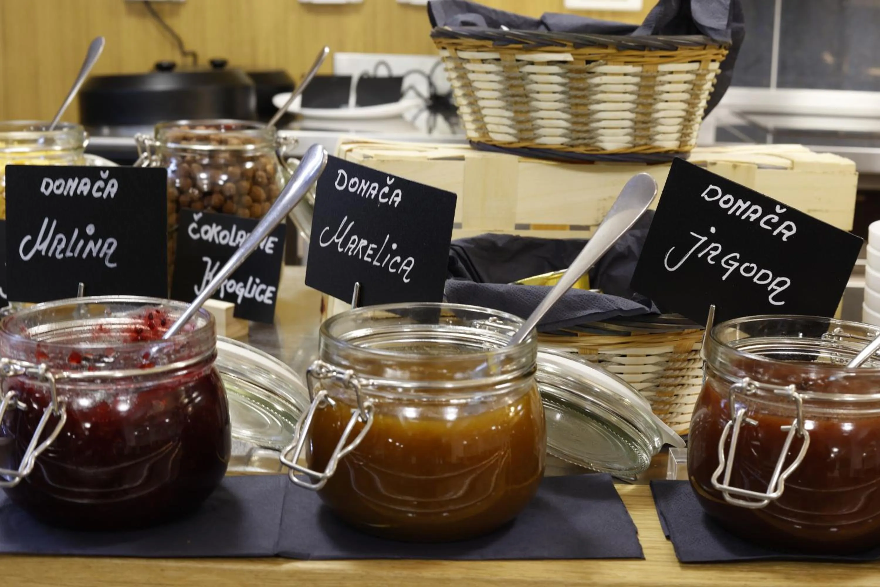 Food and drinks in FLORAMARE HEALTH RESORT