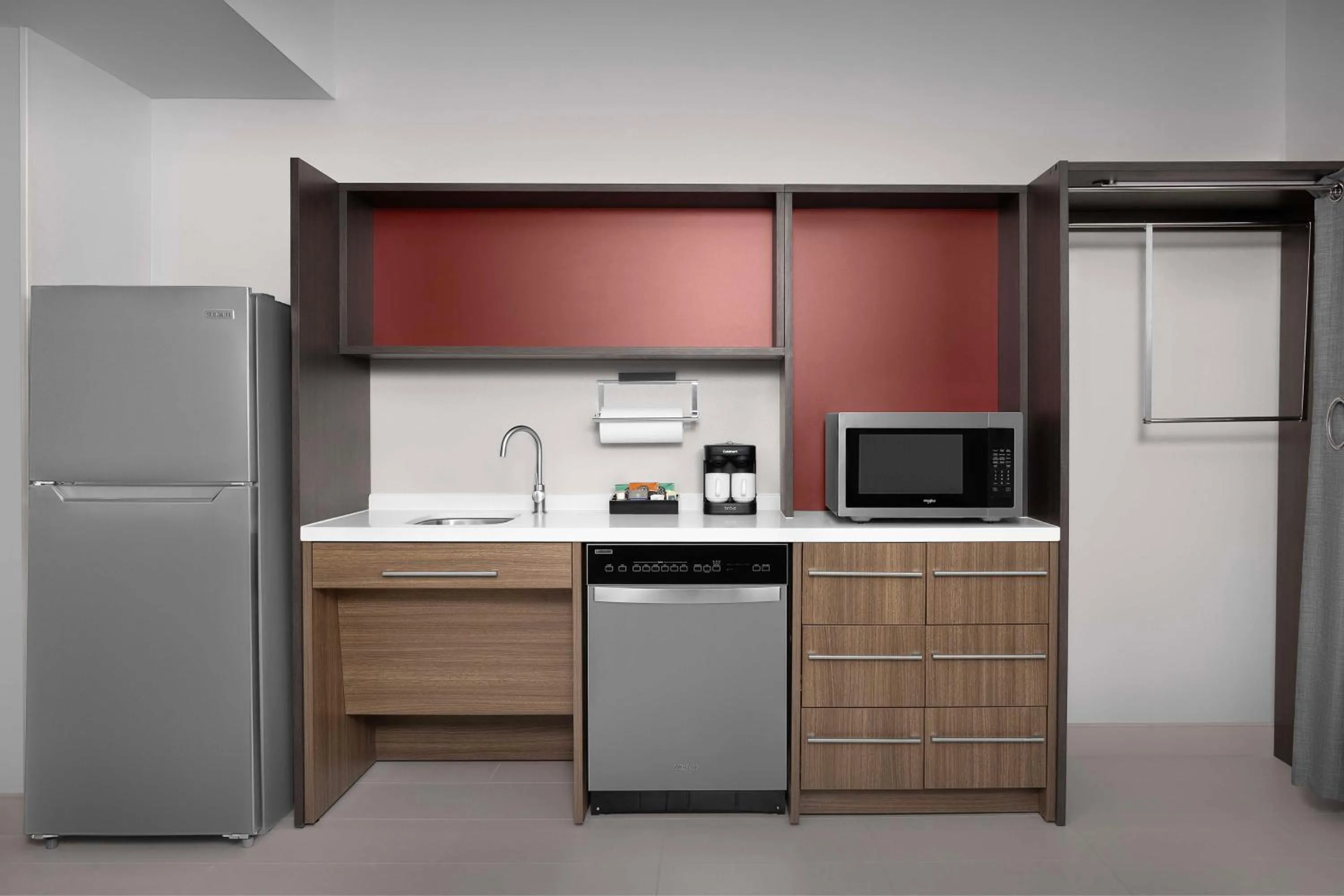 Kitchen or kitchenette in Home2 Suites By Hilton Falls Church