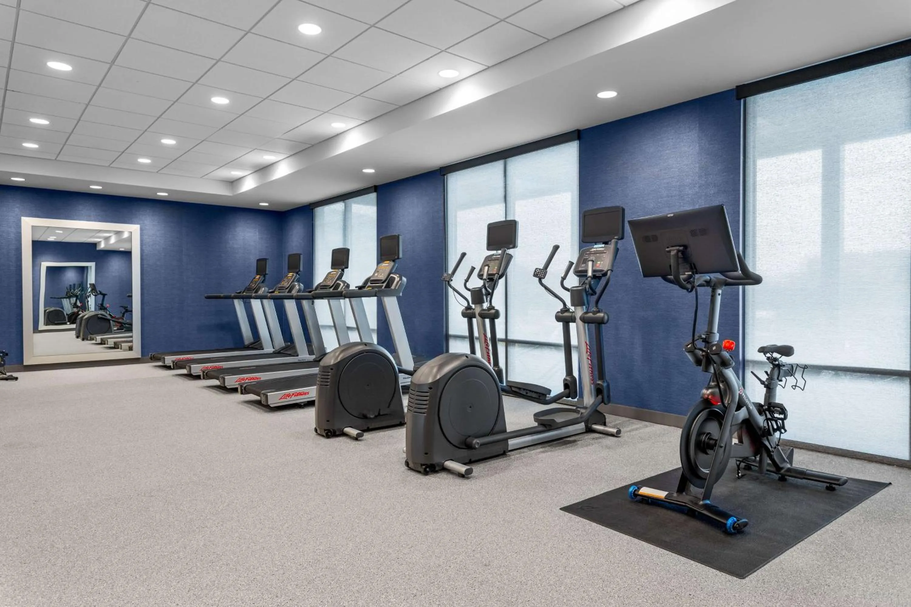 Fitness centre/facilities in Home2 Suites By Hilton Indianapolis North At Intech Park