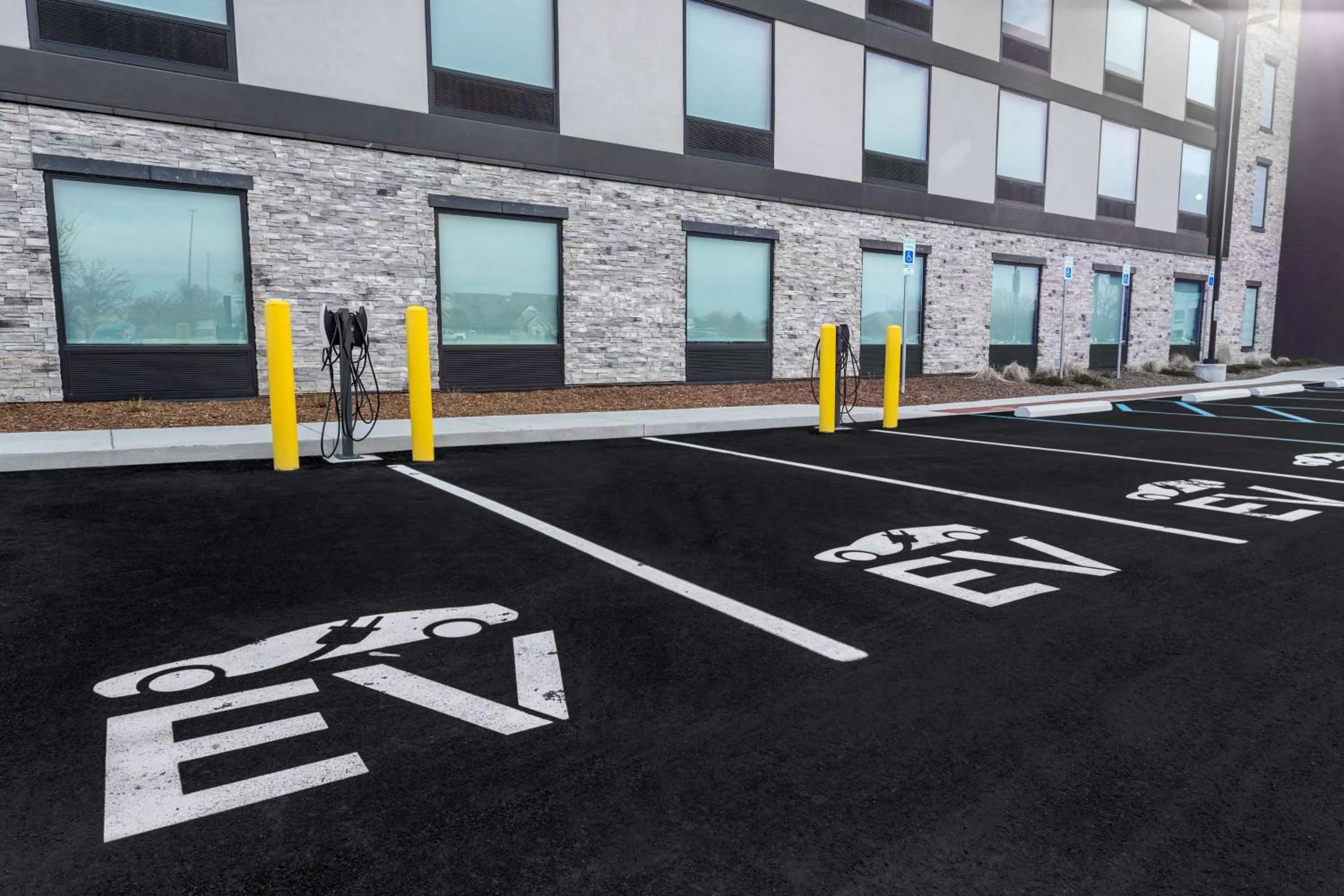 Property building in Home2 Suites By Hilton Indianapolis North At Intech Park