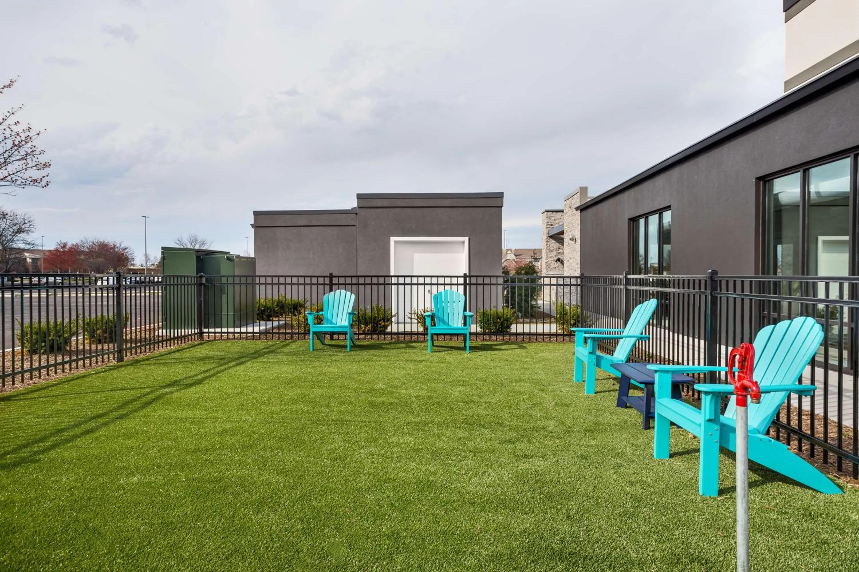 Property building in Home2 Suites By Hilton Indianapolis North At Intech Park