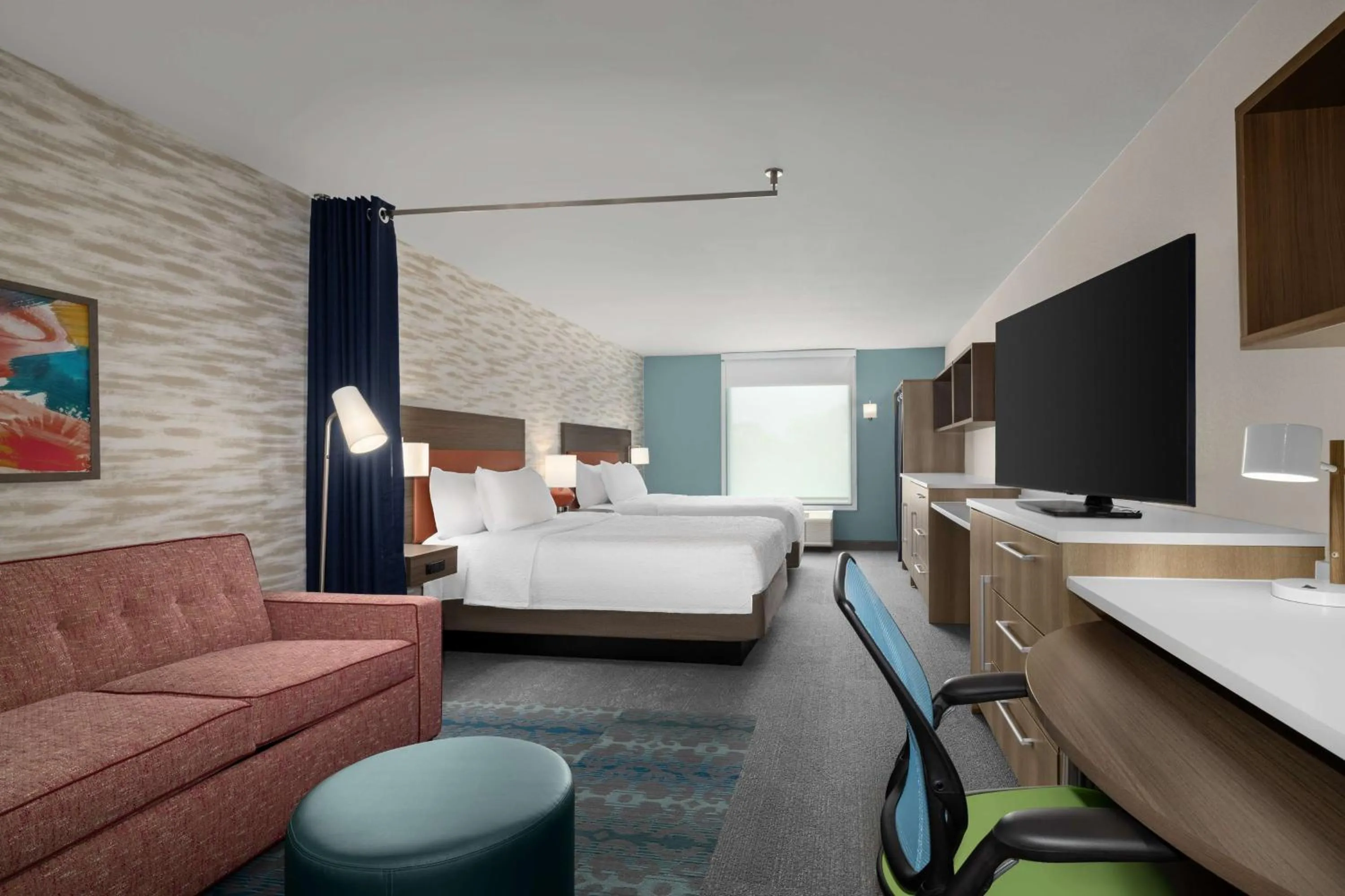 Living room, Bed in Home2 Suites By Hilton Niceville Eglin Air Force Base