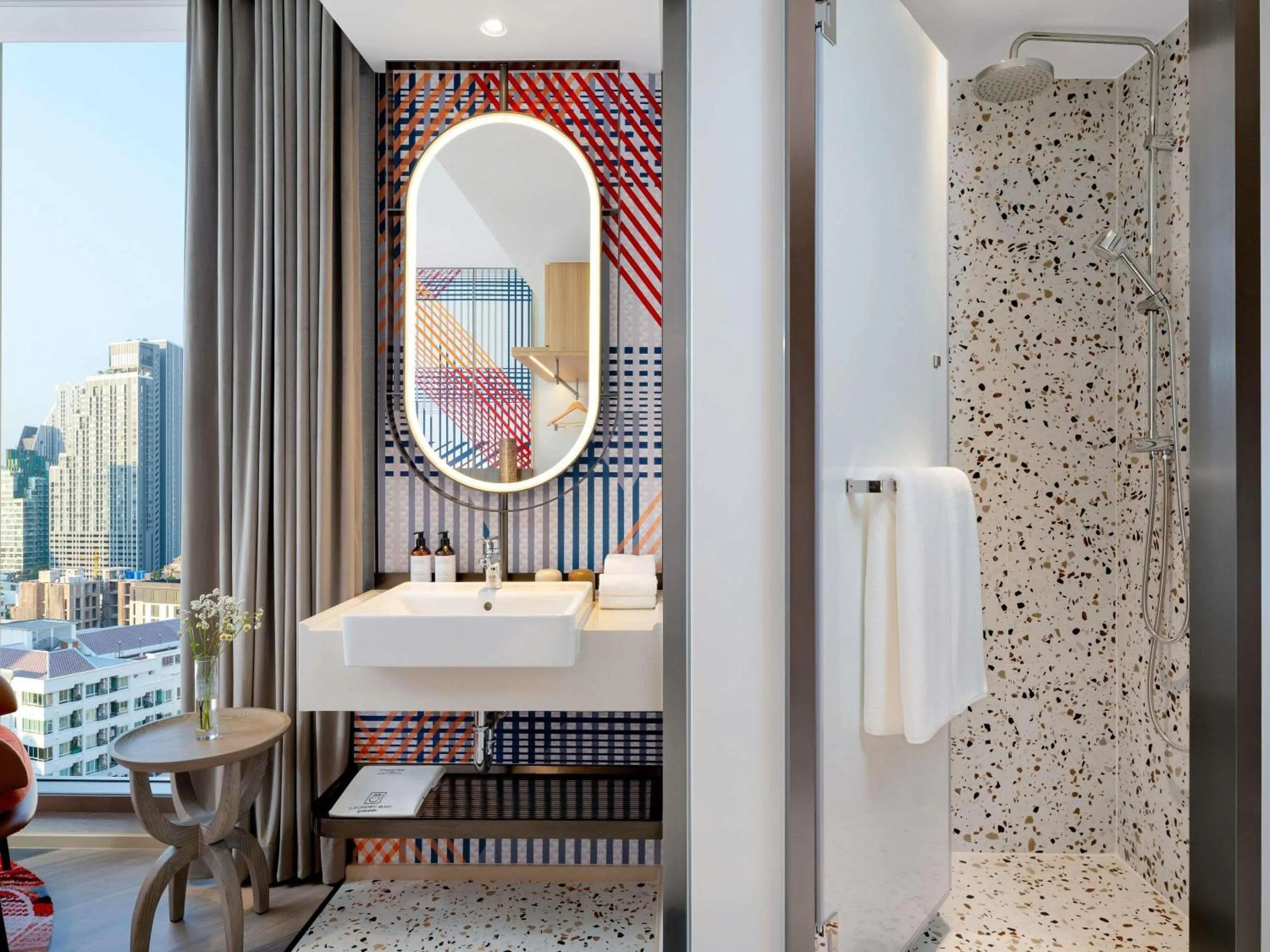 Bedroom in Mercure Bangkok Surawong