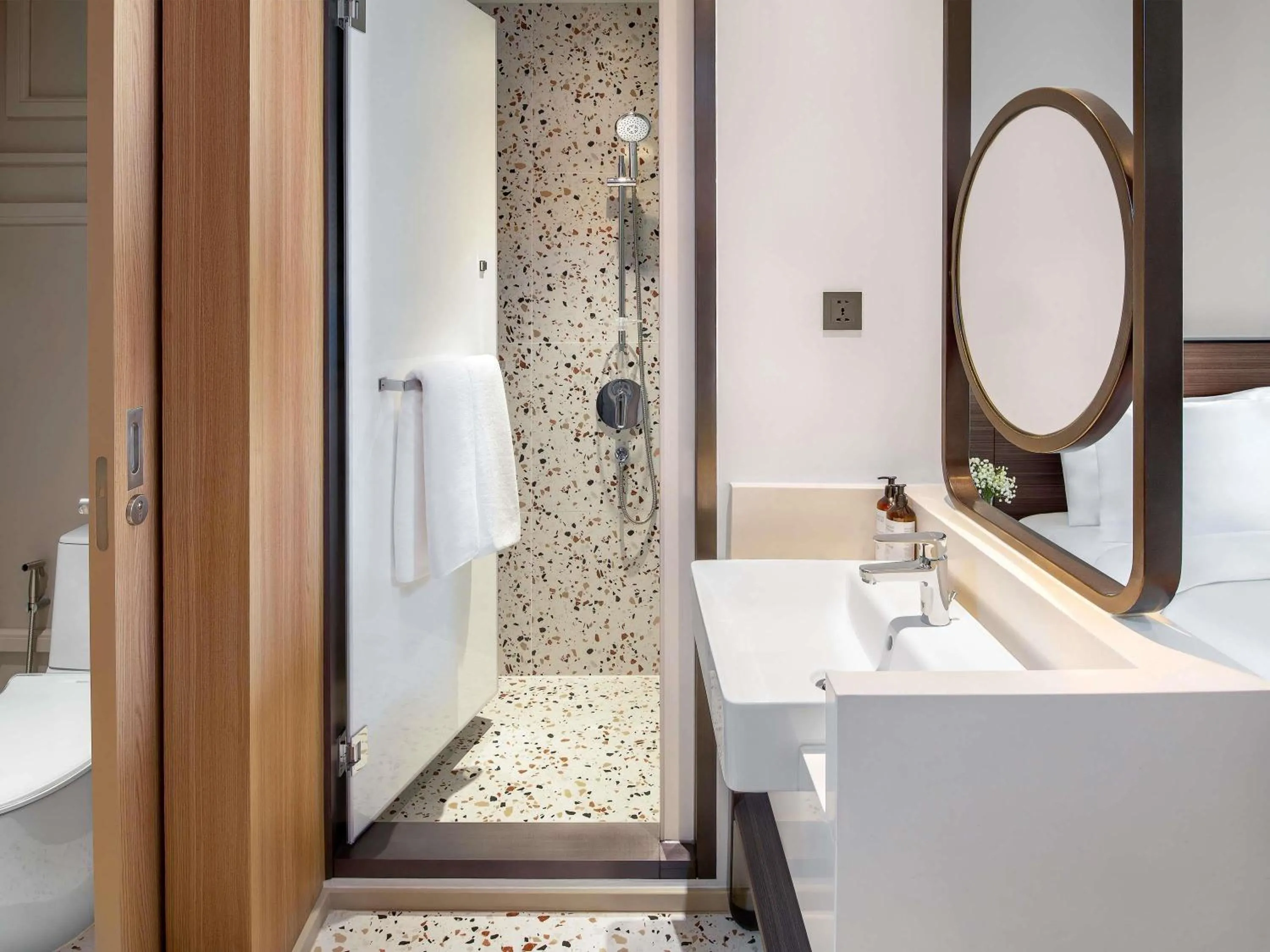 Bedroom in Mercure Bangkok Surawong