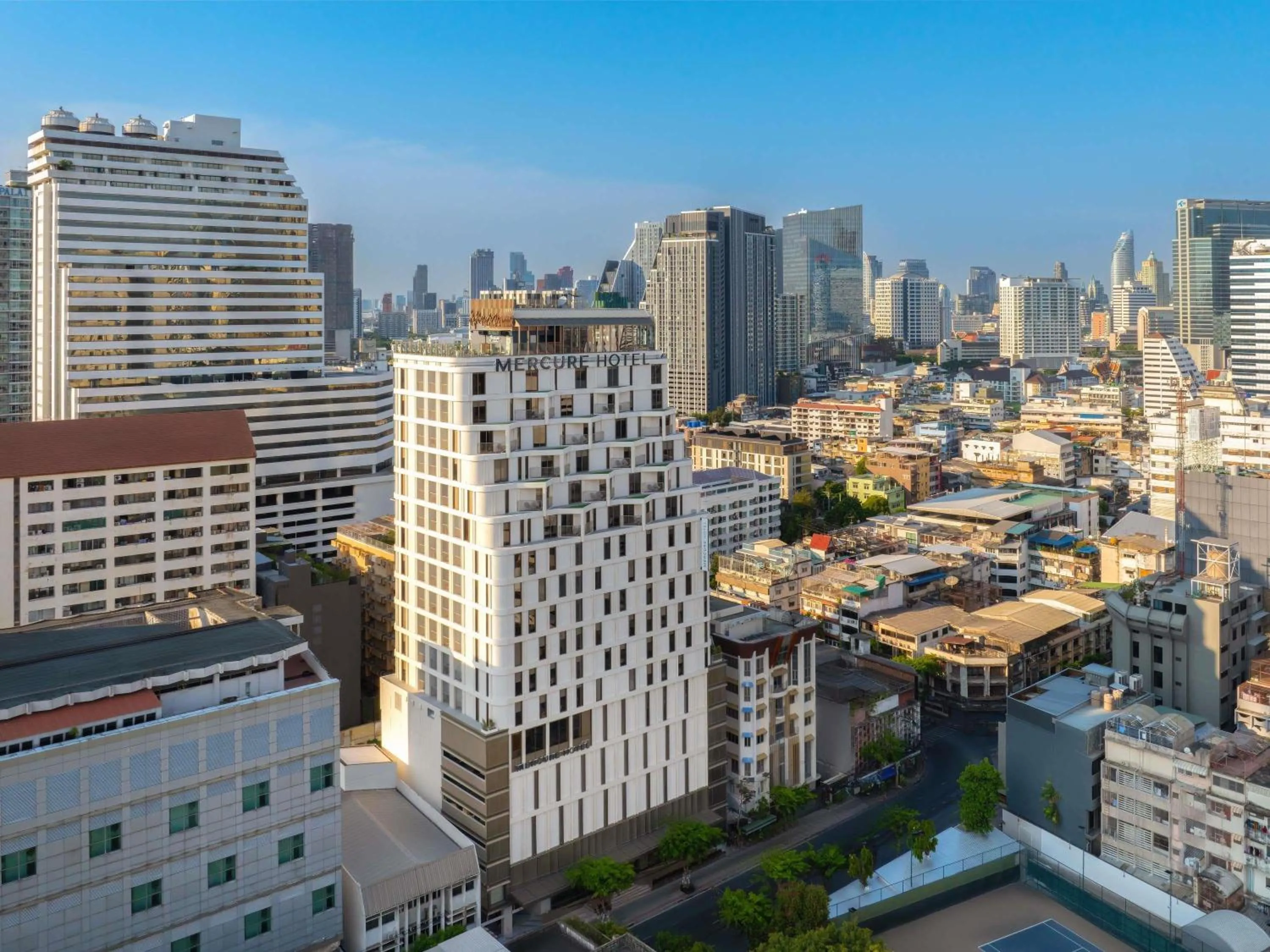 Property building in Mercure Bangkok Surawong
