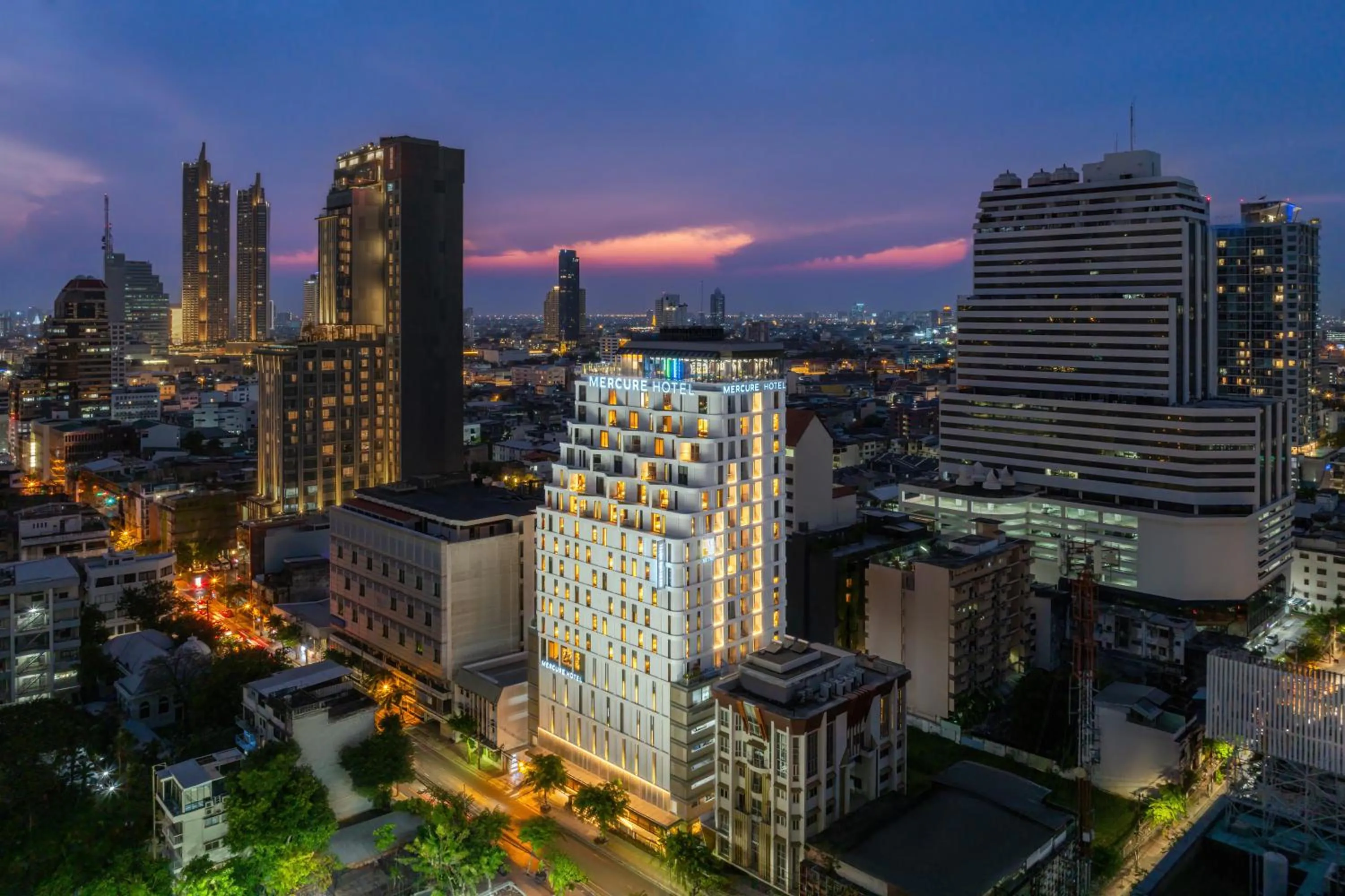 Property building in Mercure Bangkok Surawong