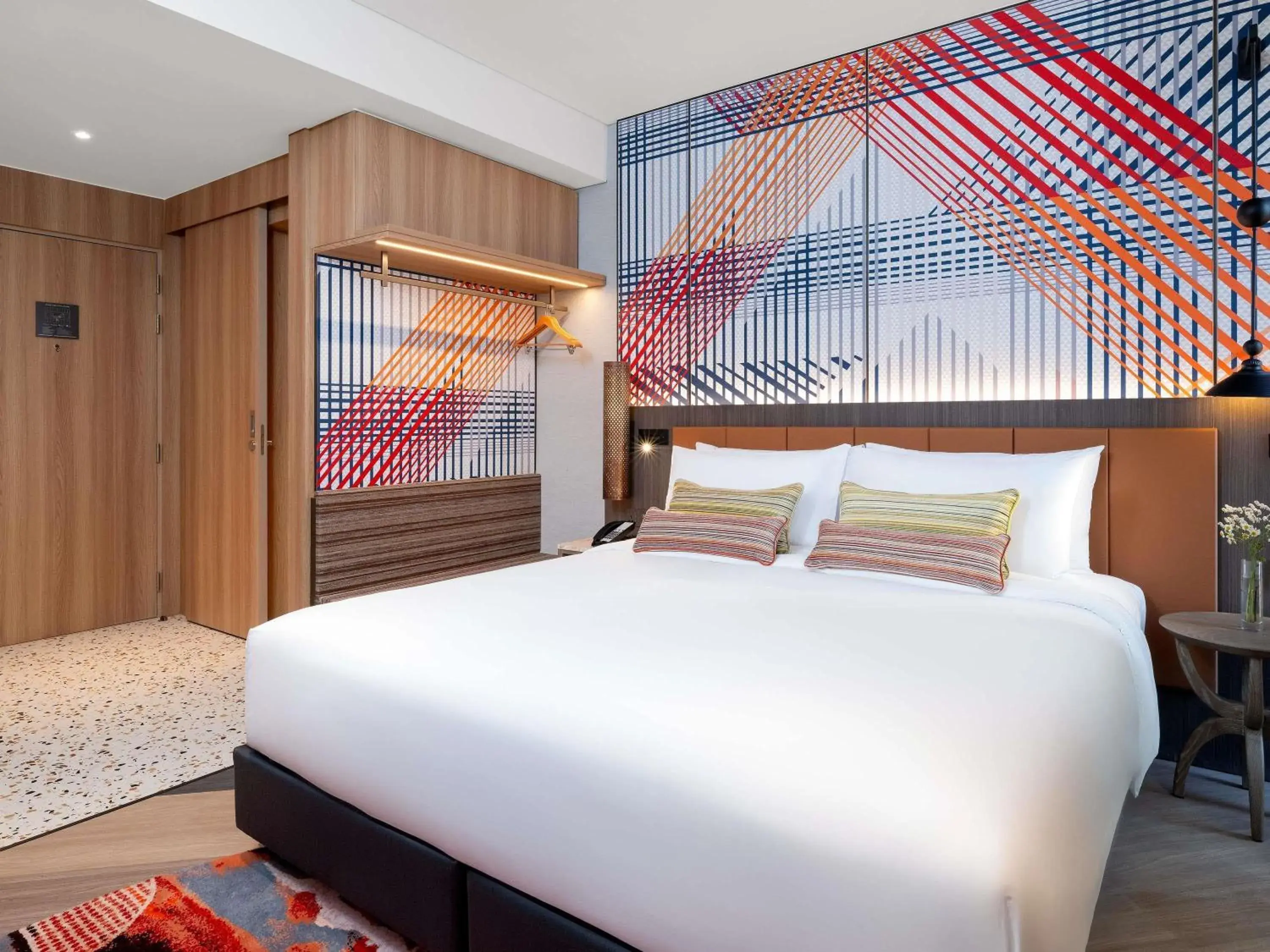 Deluxe King Corner Room in Mercure Bangkok Surawong Deluxe King Corner Room in Mercure Bangkok Surawong