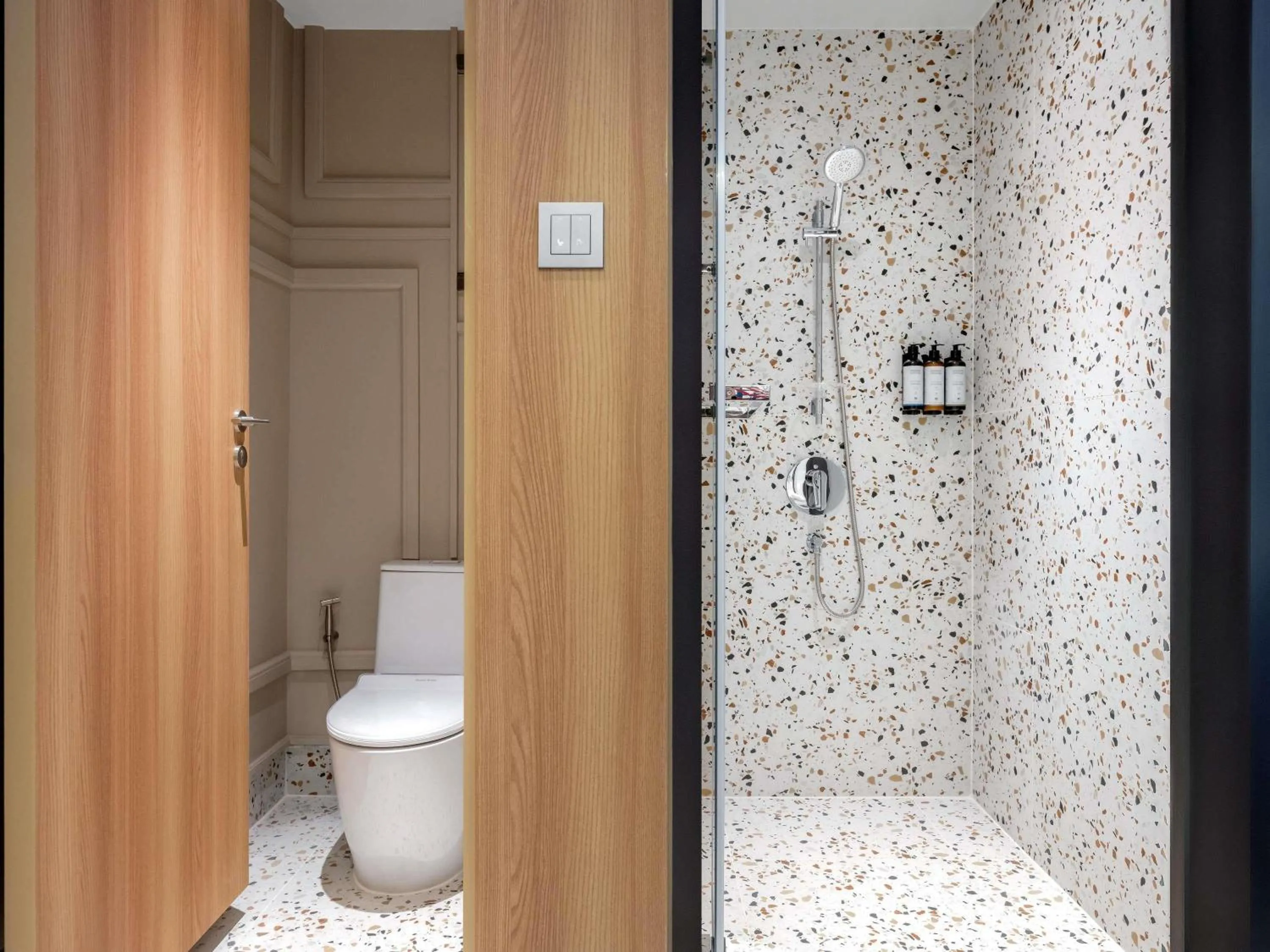 Bedroom in Mercure Bangkok Surawong