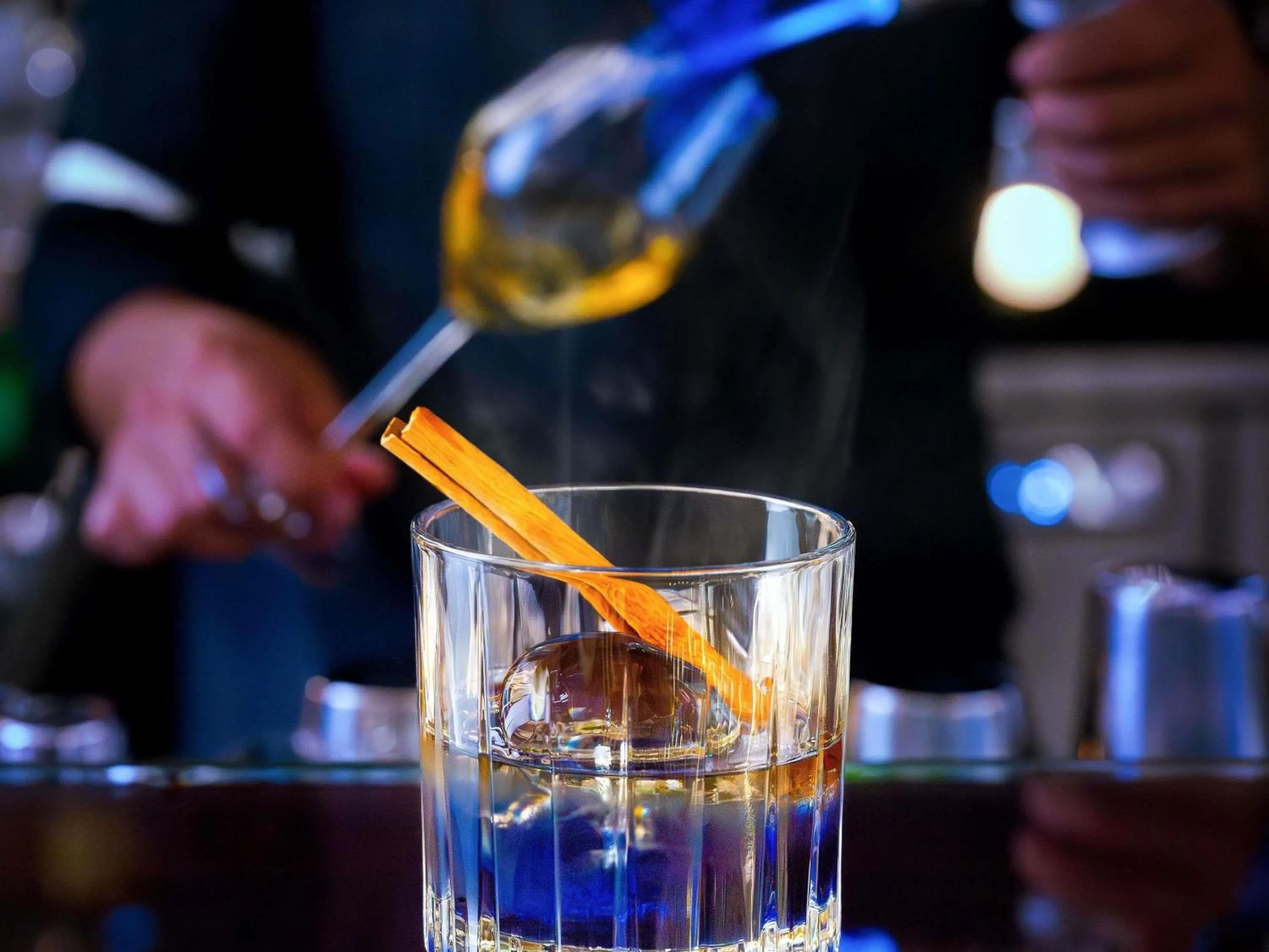 Lounge or bar in Mercure Bangkok Surawong