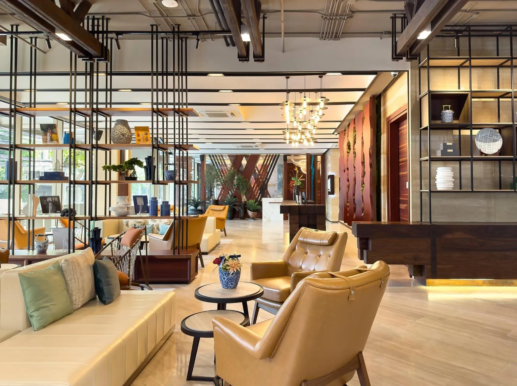 Lobby or reception in Mercure Bangkok Surawong