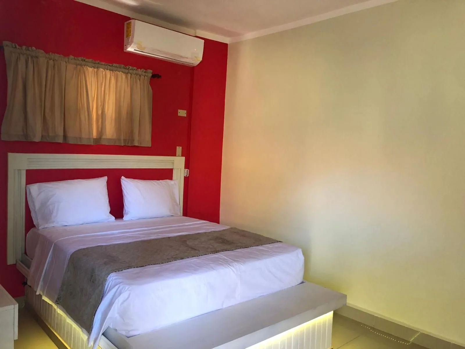 Bed in Diosamar Hotel y Suites