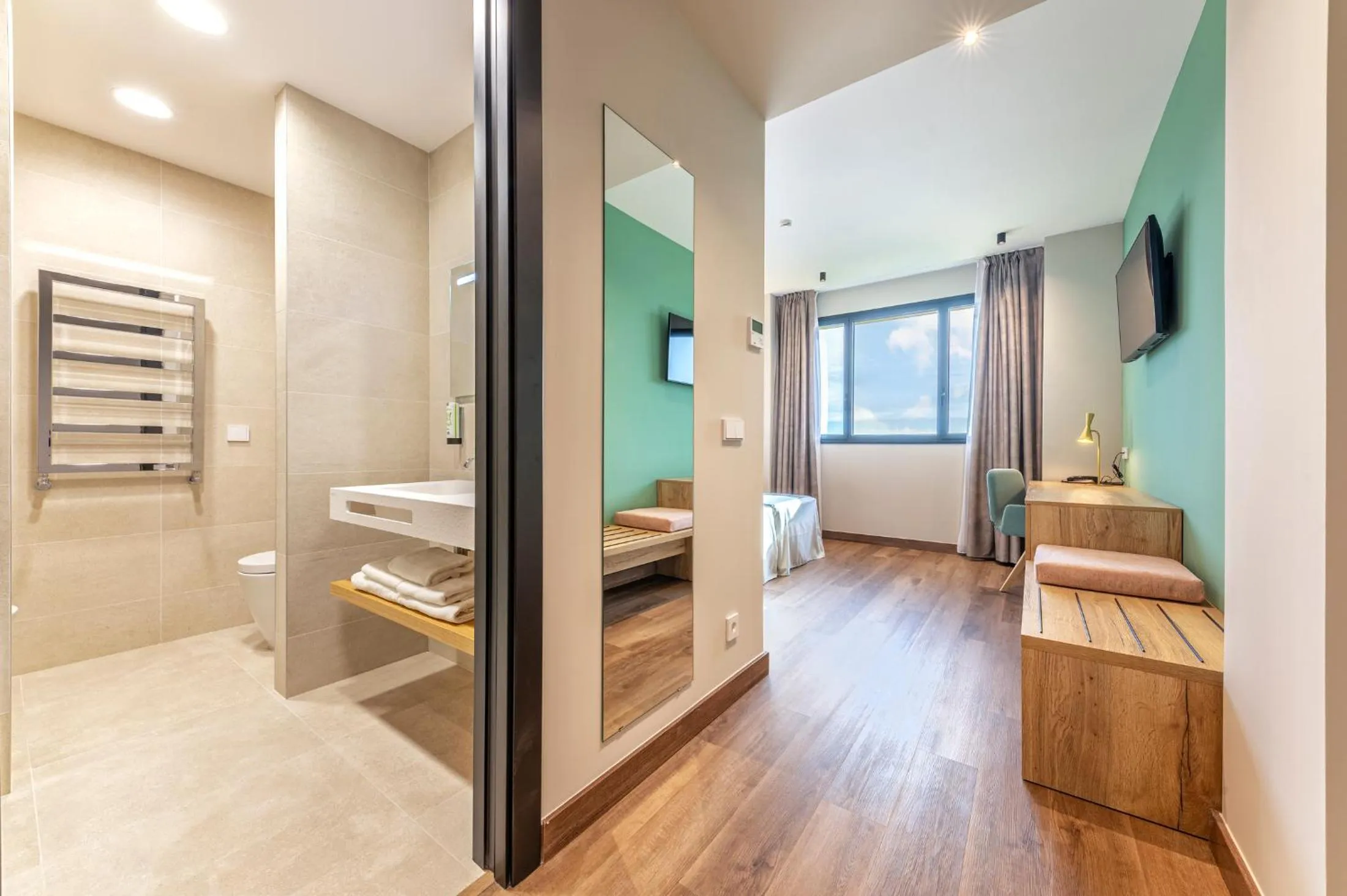 Bathroom, Bed in Hotel Villa Universitaria