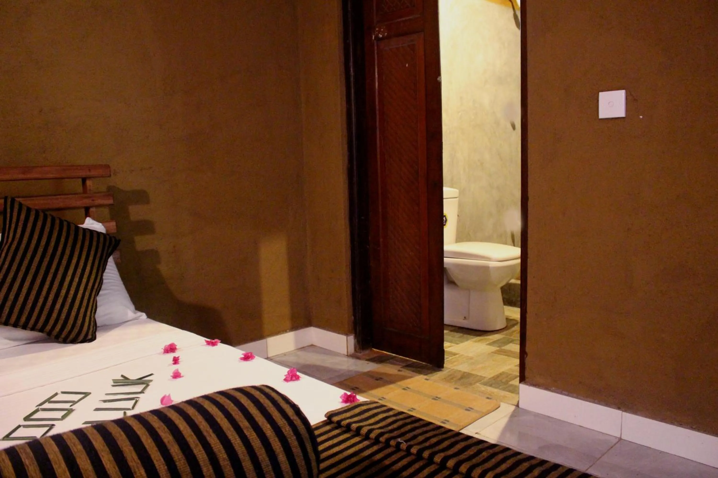 Bathroom, Bed in A4 Villa & Spa.