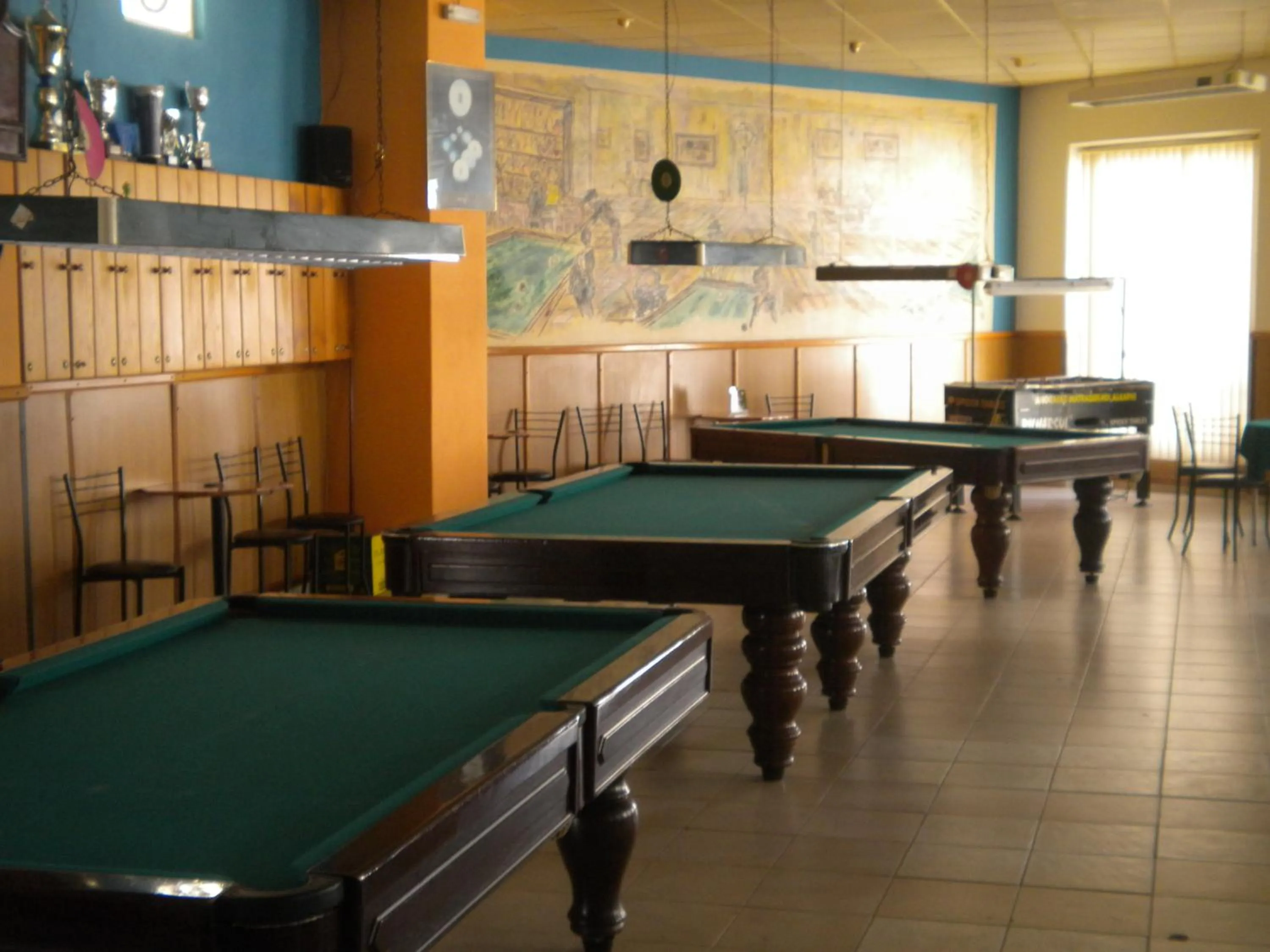 Billiard in White Sun Hostel