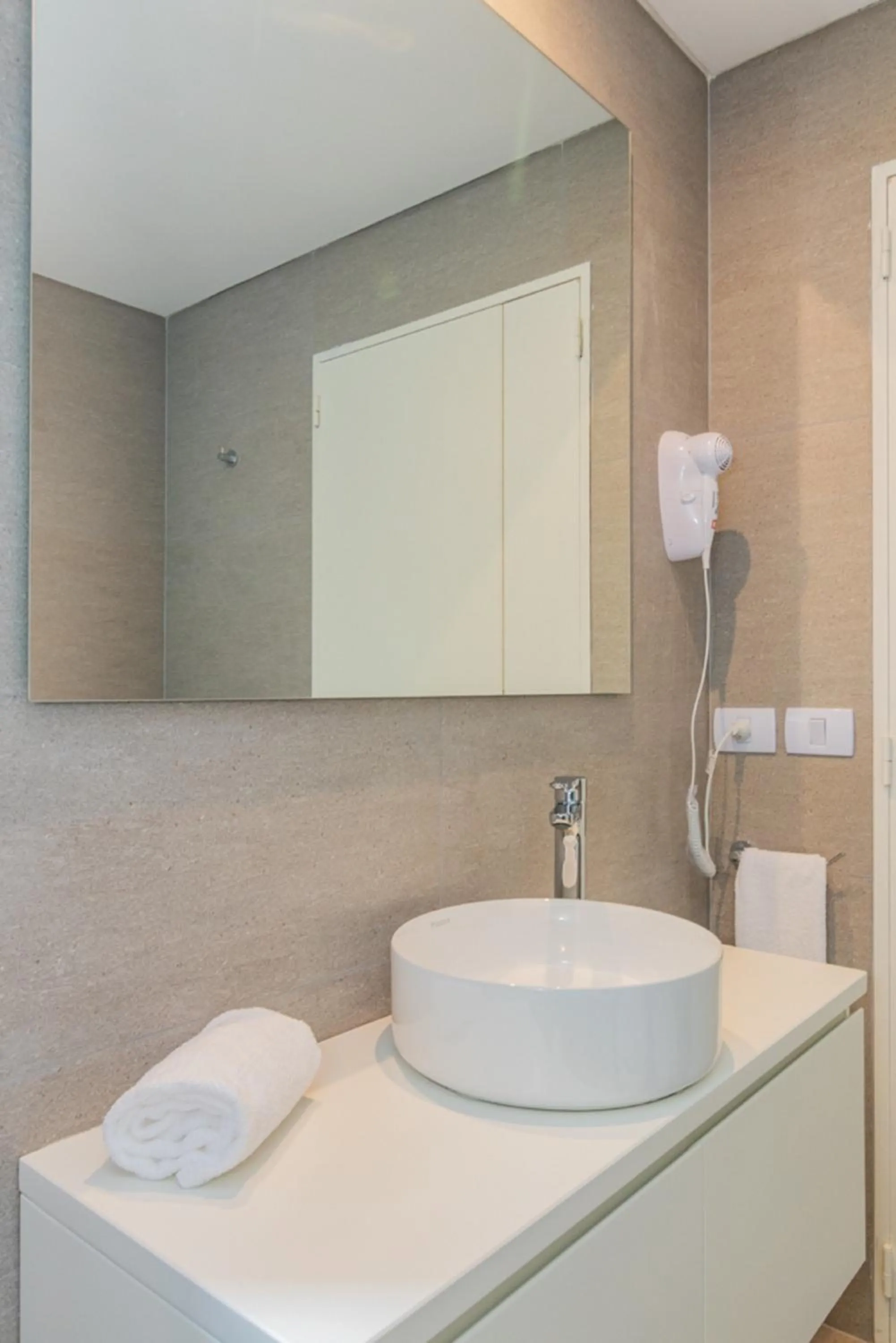 Bathroom in Milenia Soho by iPPA