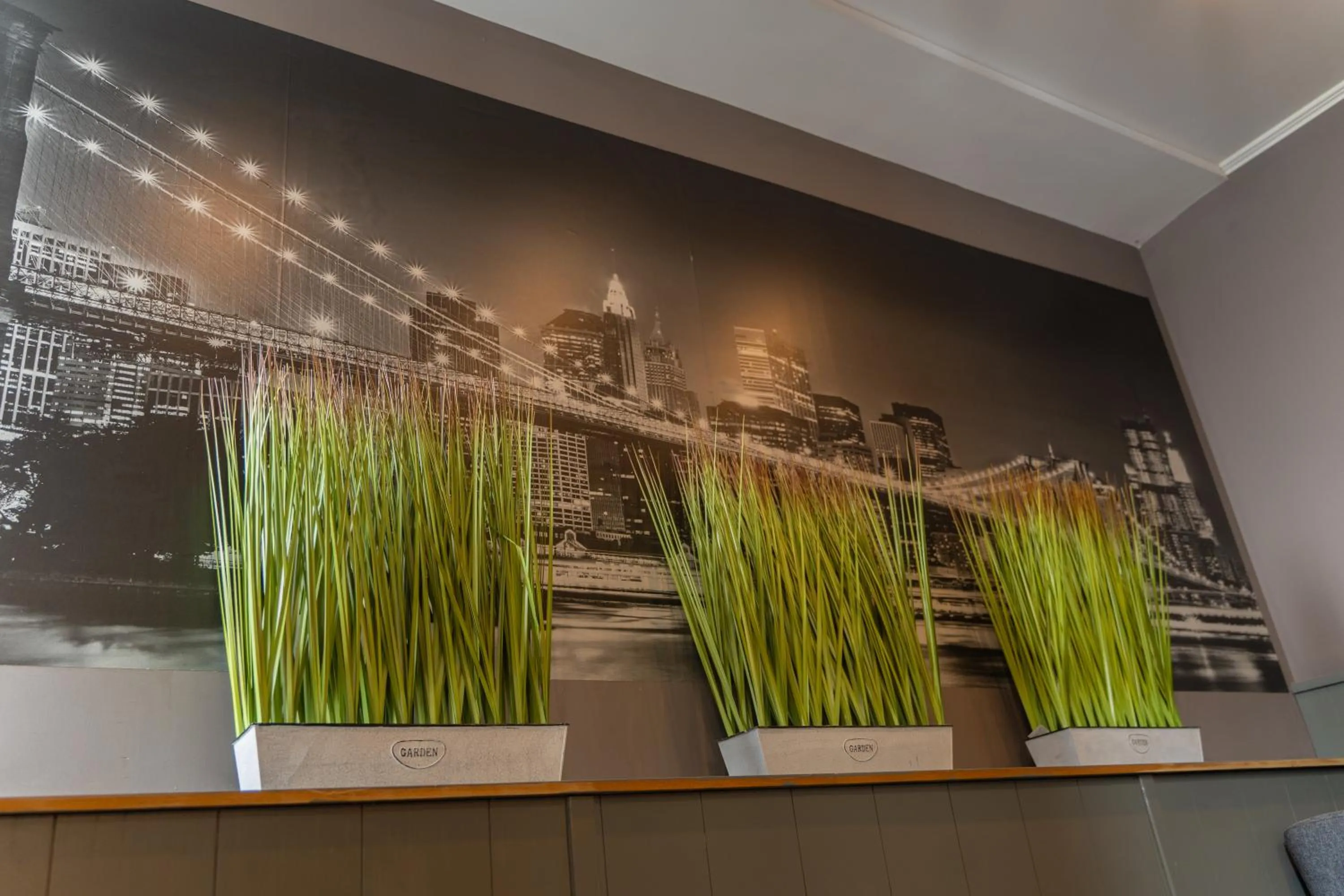 Decorative detail in City Hotel