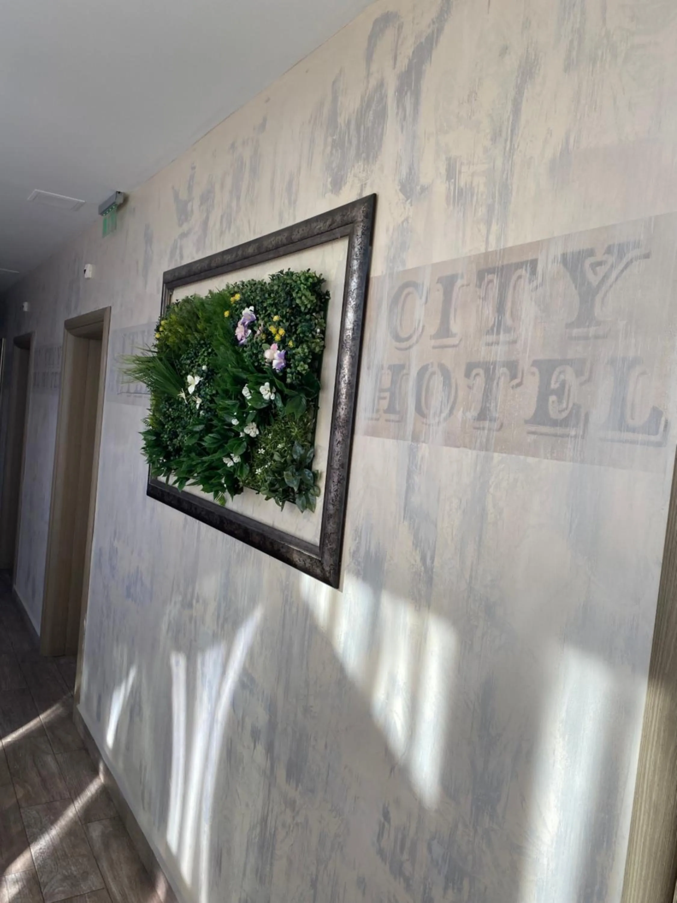 Decorative detail in City Hotel