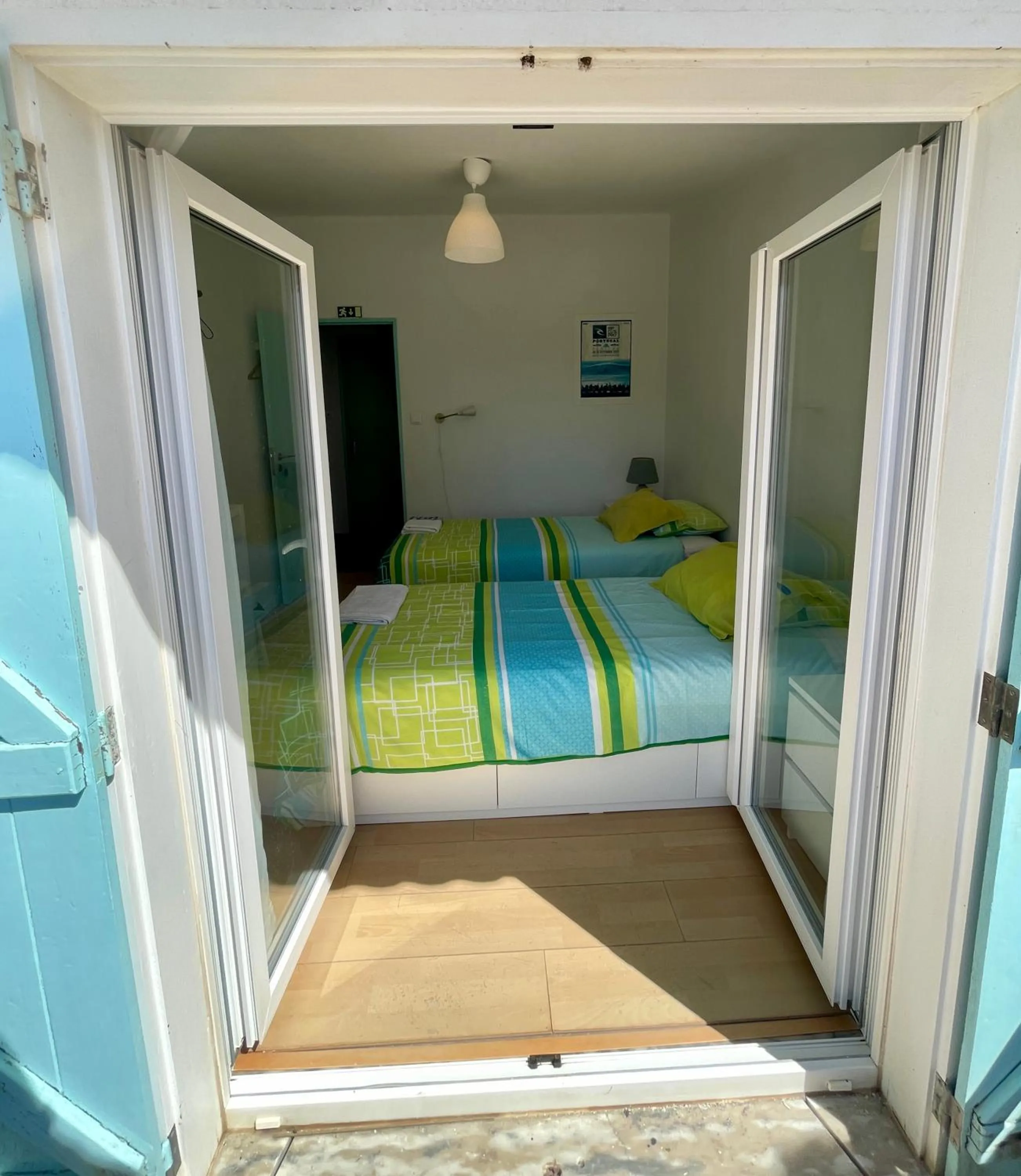 Bed in Native Surfhouse