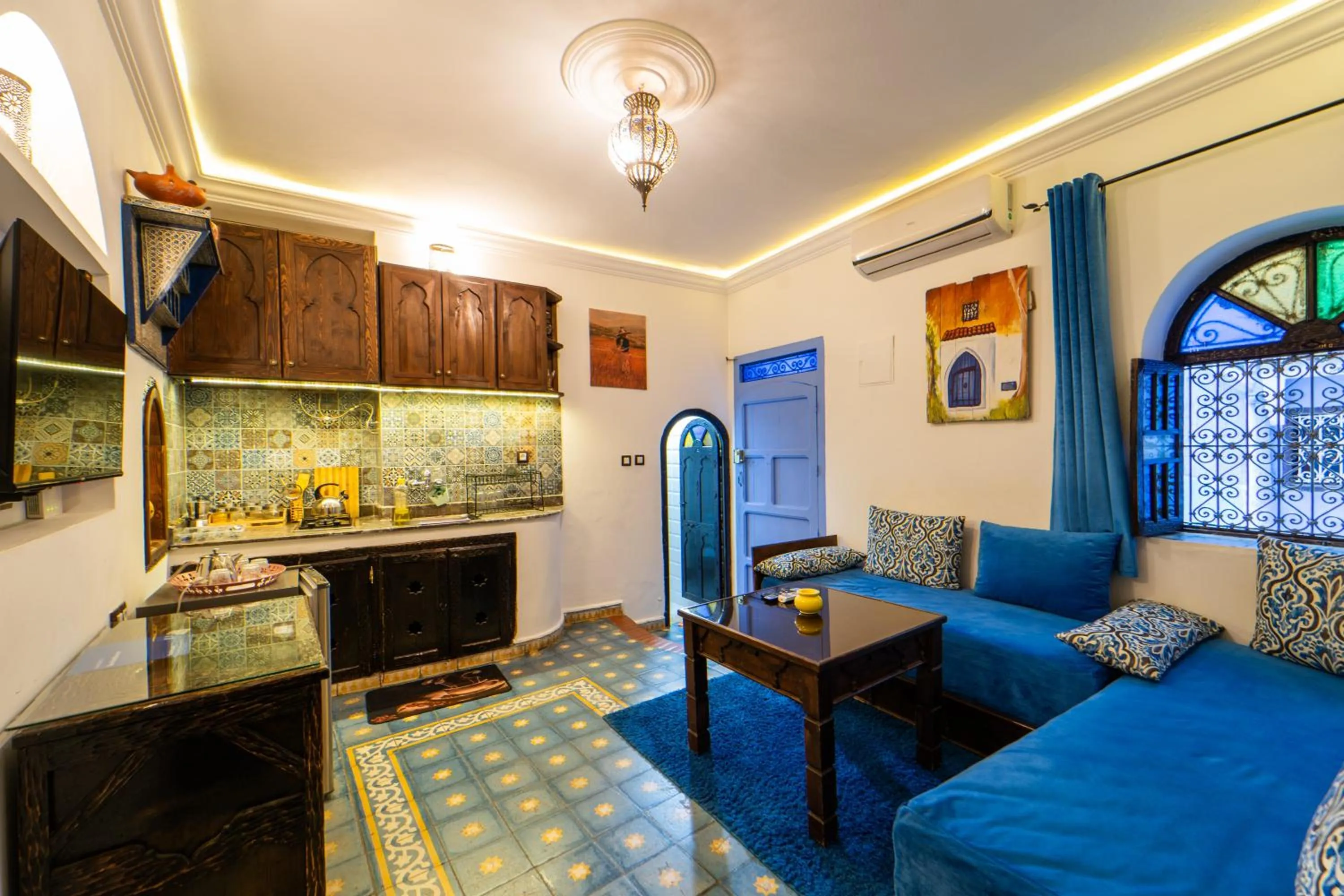 Kitchen or kitchenette in DAR NOKHBA INN