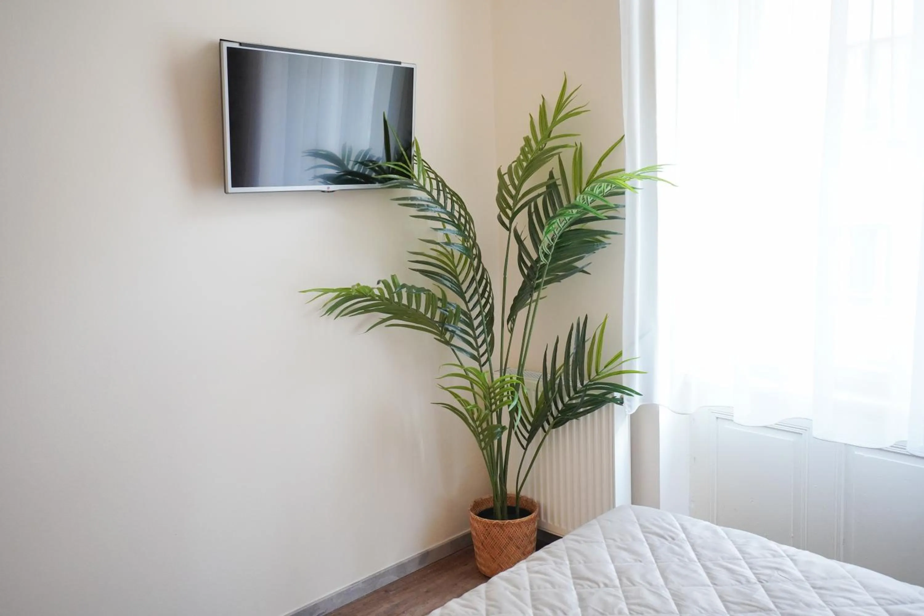 TV and multimedia, Bed in Elegant & Stylish Center Apartments!