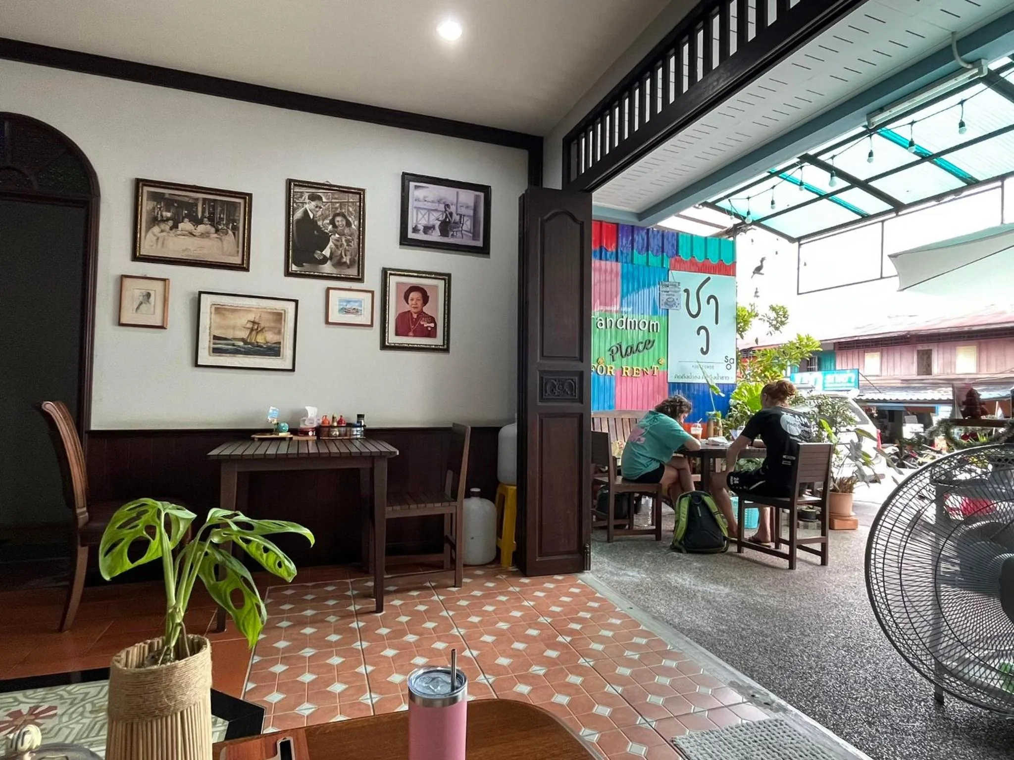 Restaurant/places to eat in Grandmom Place