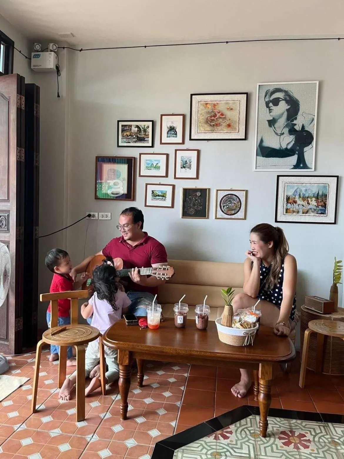 Seating area in Grandmom Place