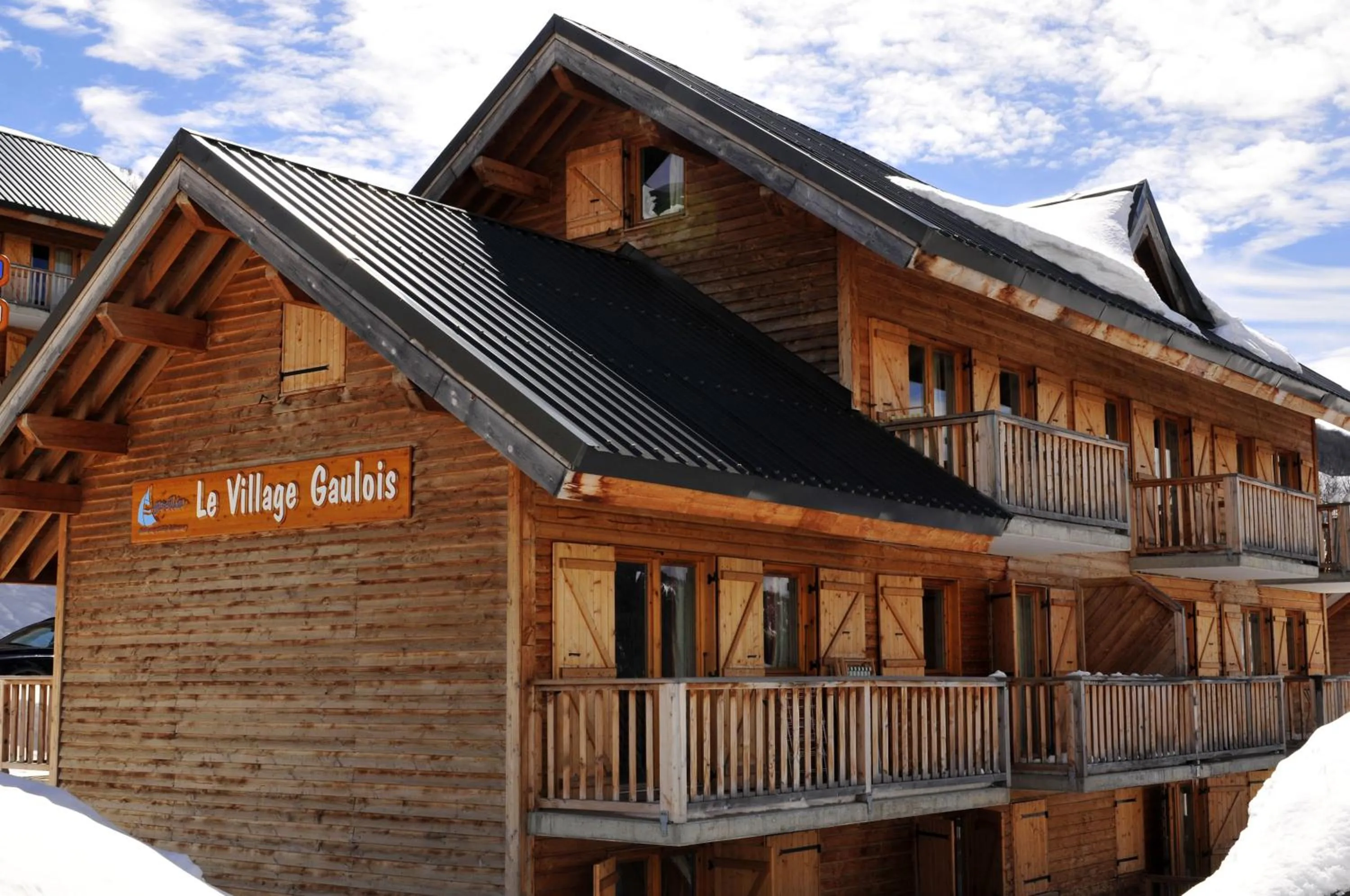 Facade/entrance in Résidence Goélia Le Village Gaulois