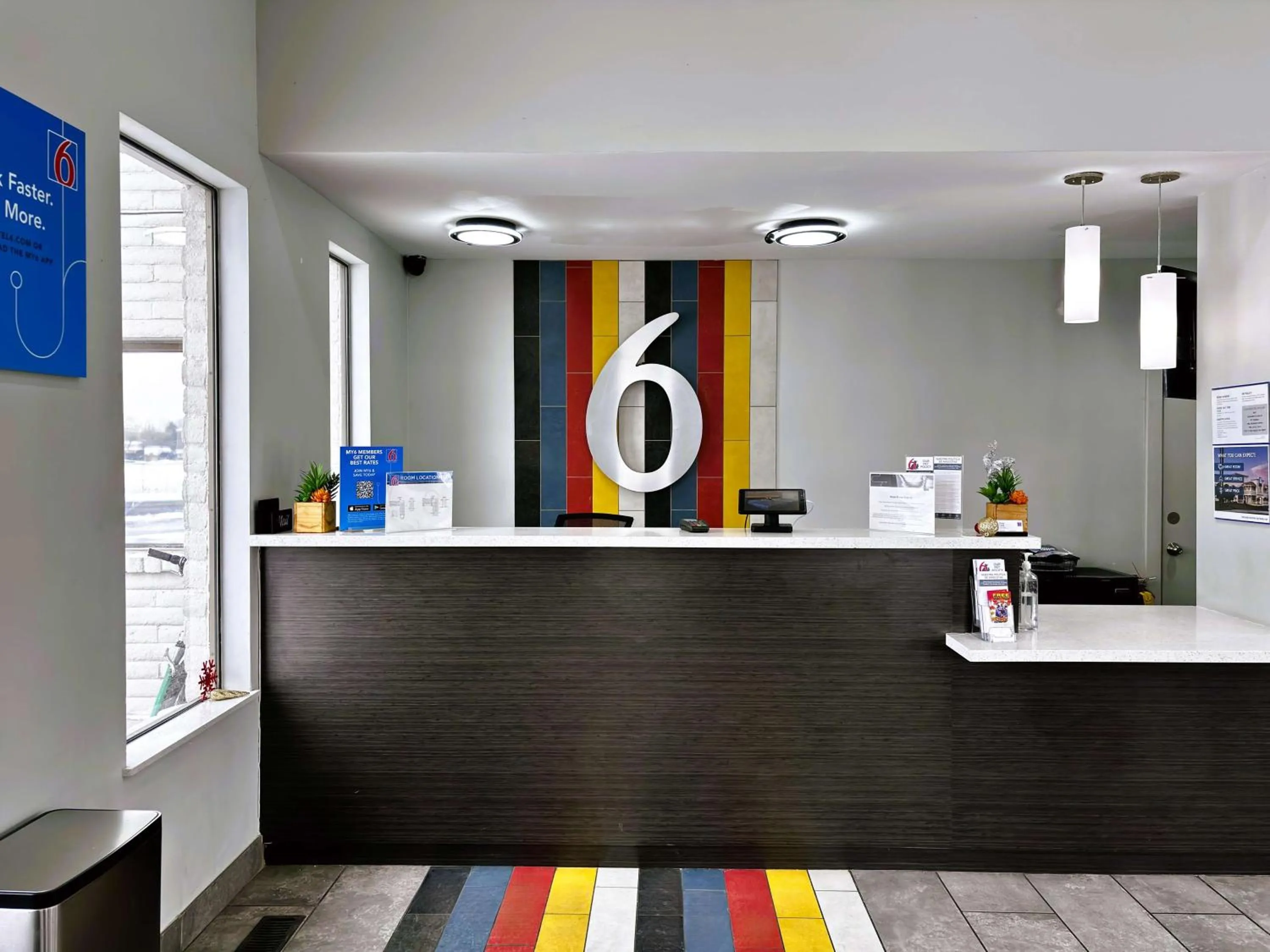 Lobby or reception in Studio 6 Ogden, UT 21st Street