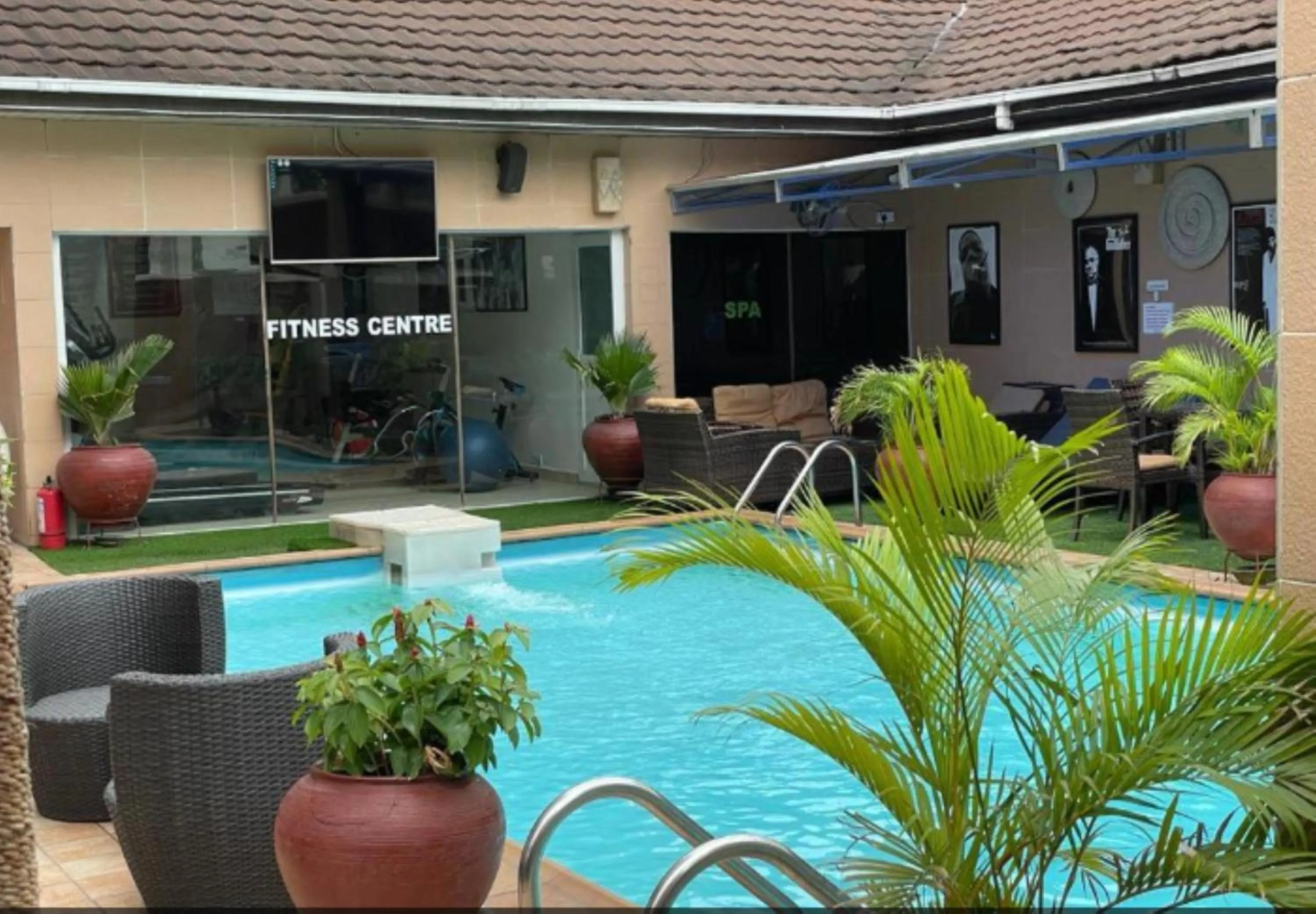 Swimming pool in Palazzo Dumont Hotel Chevron