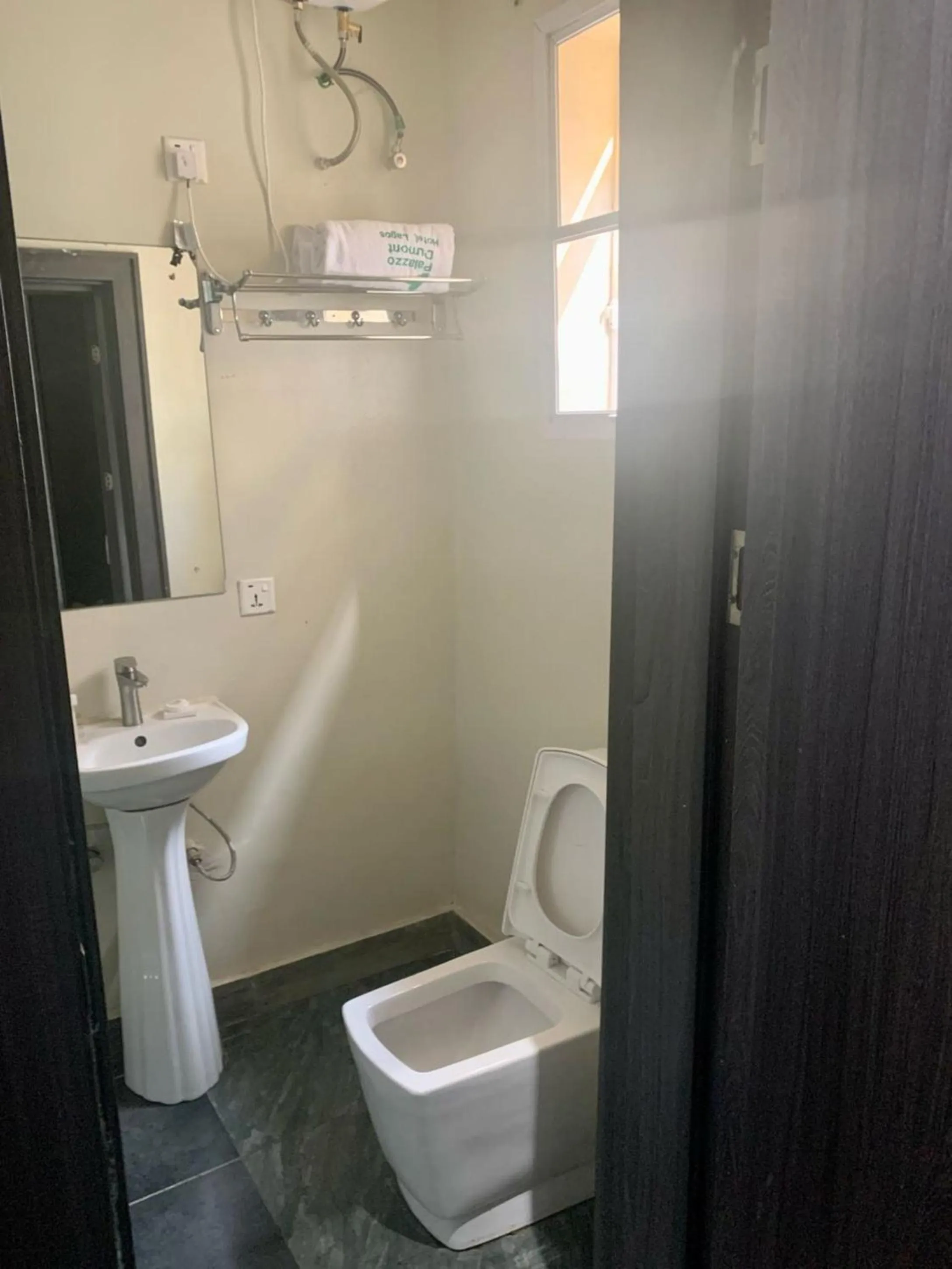 Toilet in Palazzo Dumont Hotel Chevron