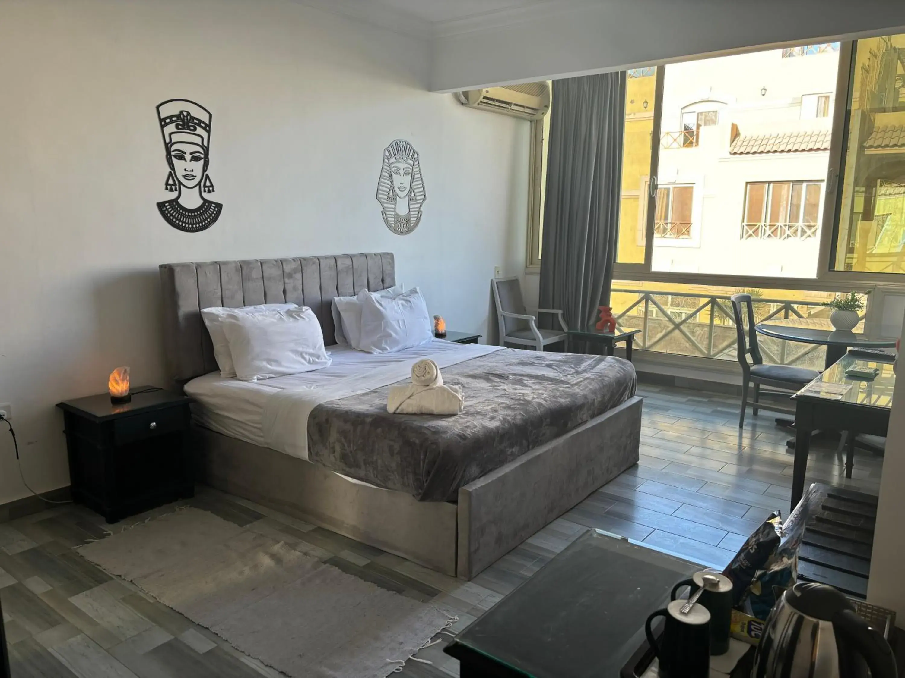 Twin Room with View in K Boutique Hotel MedSpa-Pyramids & Grand Egyptian Museum Twin Room with View in K Boutique Hotel MedSpa-Pyramids & Grand Egyptian Museum