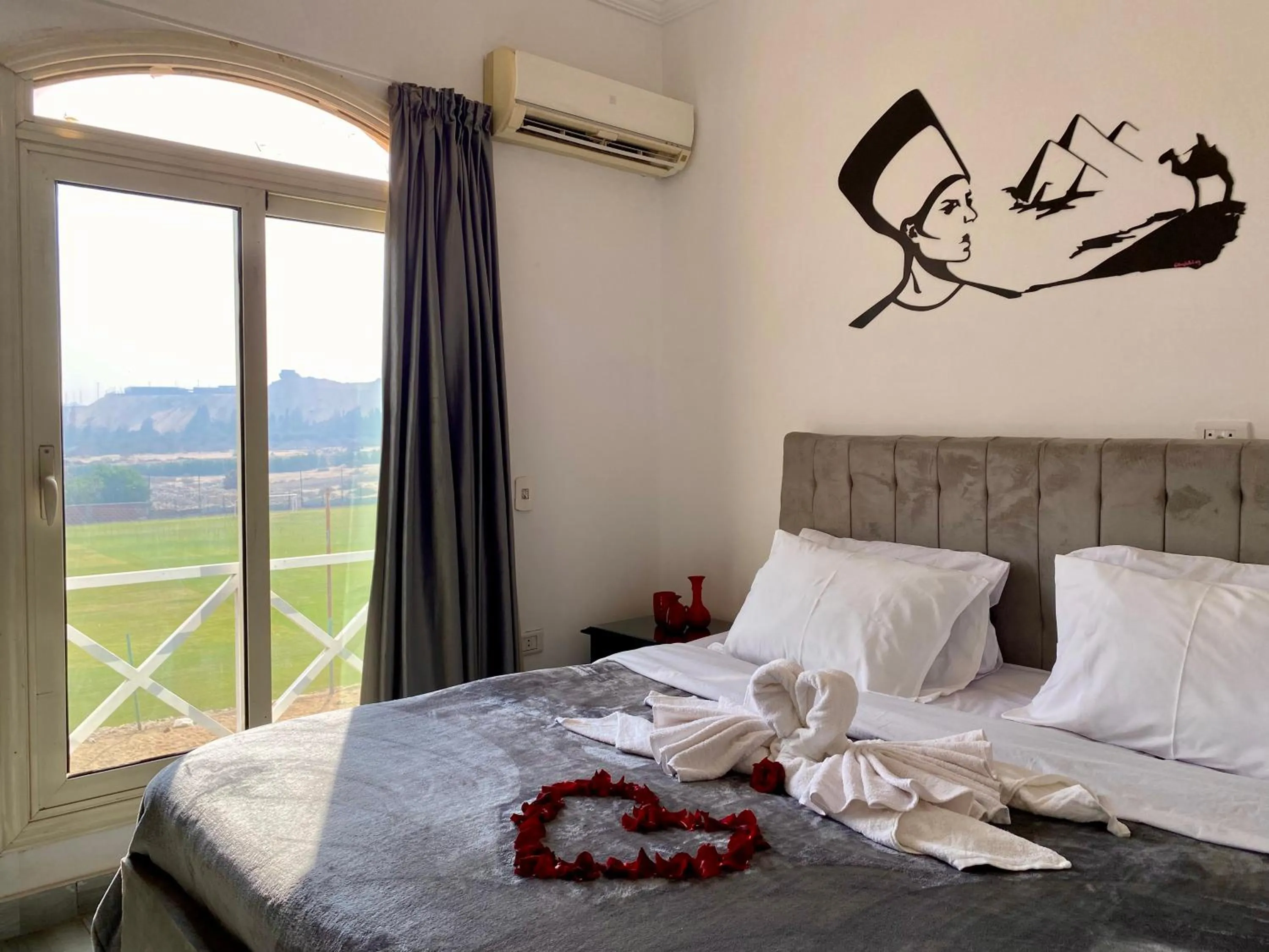 Bed in K Boutique Hotel MedSpa-Pyramids & Grand Egyptian Museum