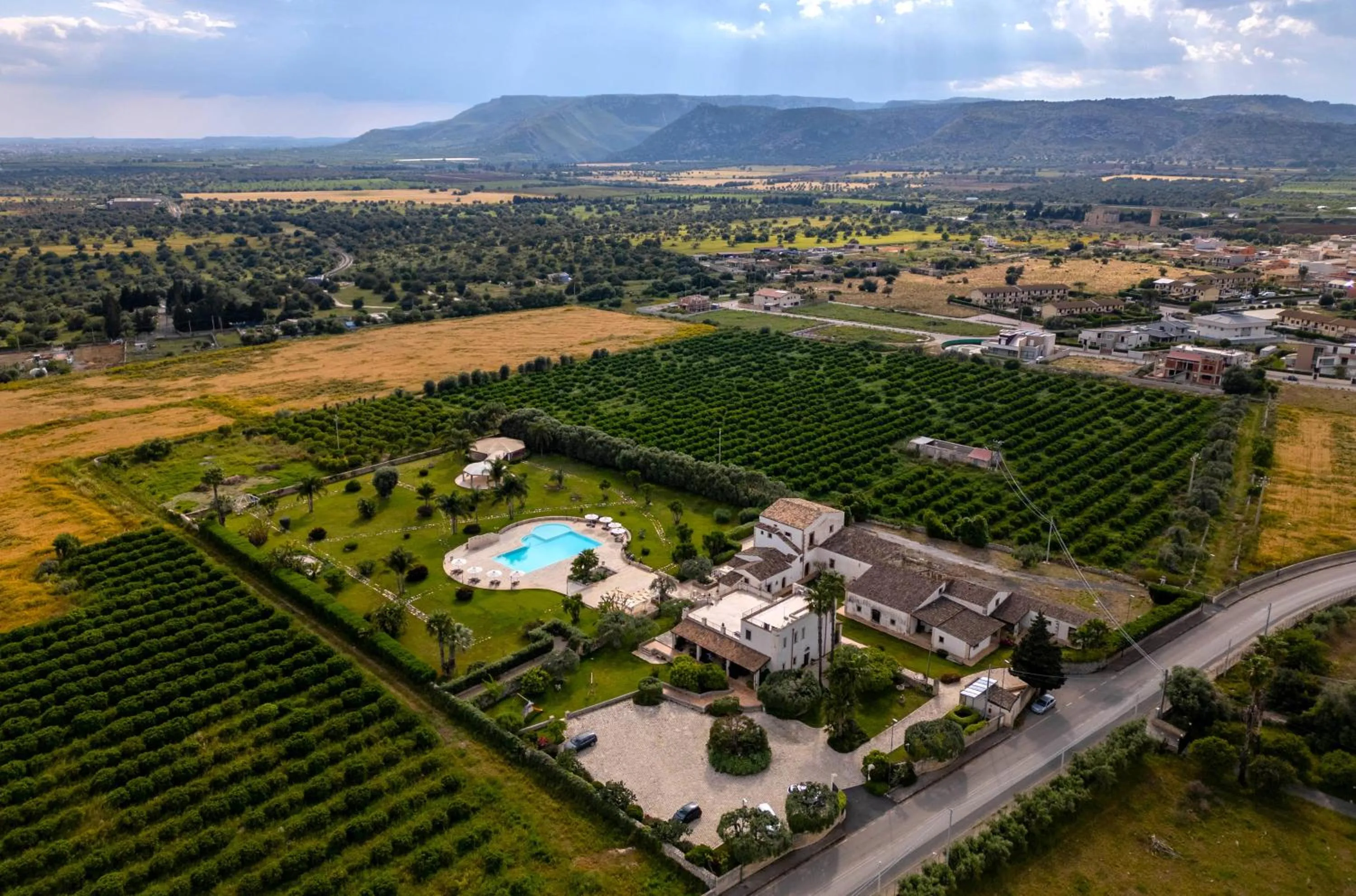 Property building in Casal Sikelio