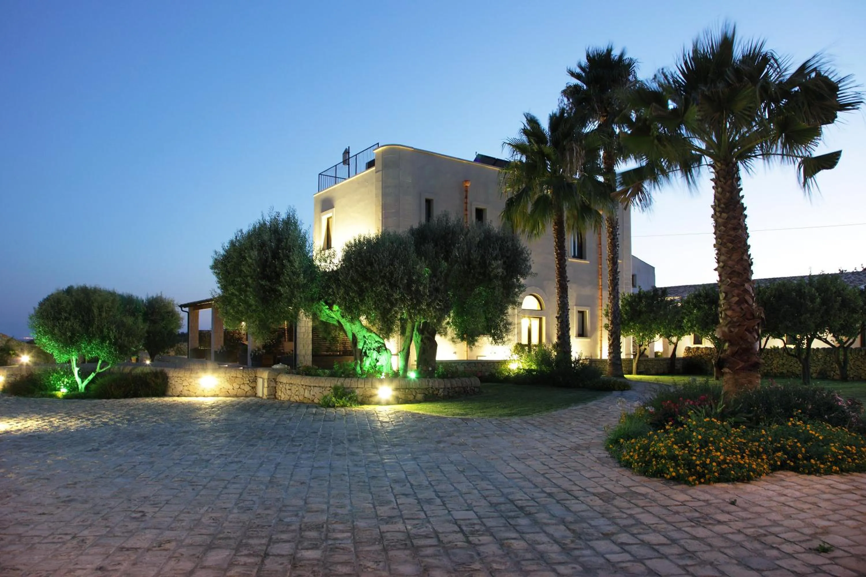 Property building in Casal Sikelio